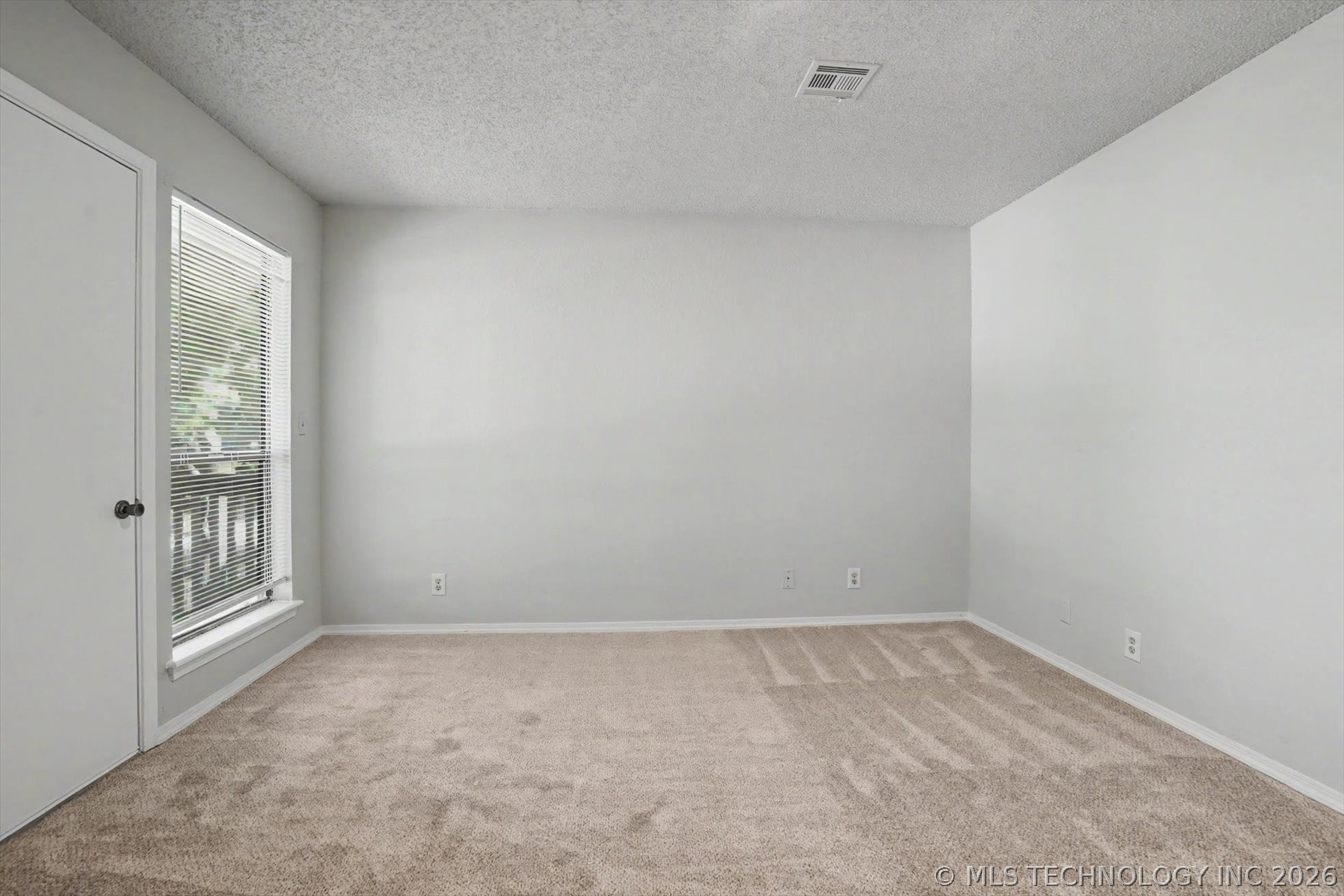 2701 S Juniper Avenue W 108 Property Photo 17
