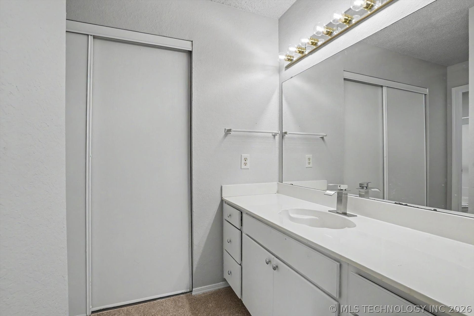 2701 S Juniper Avenue W 108 Property Photo 19