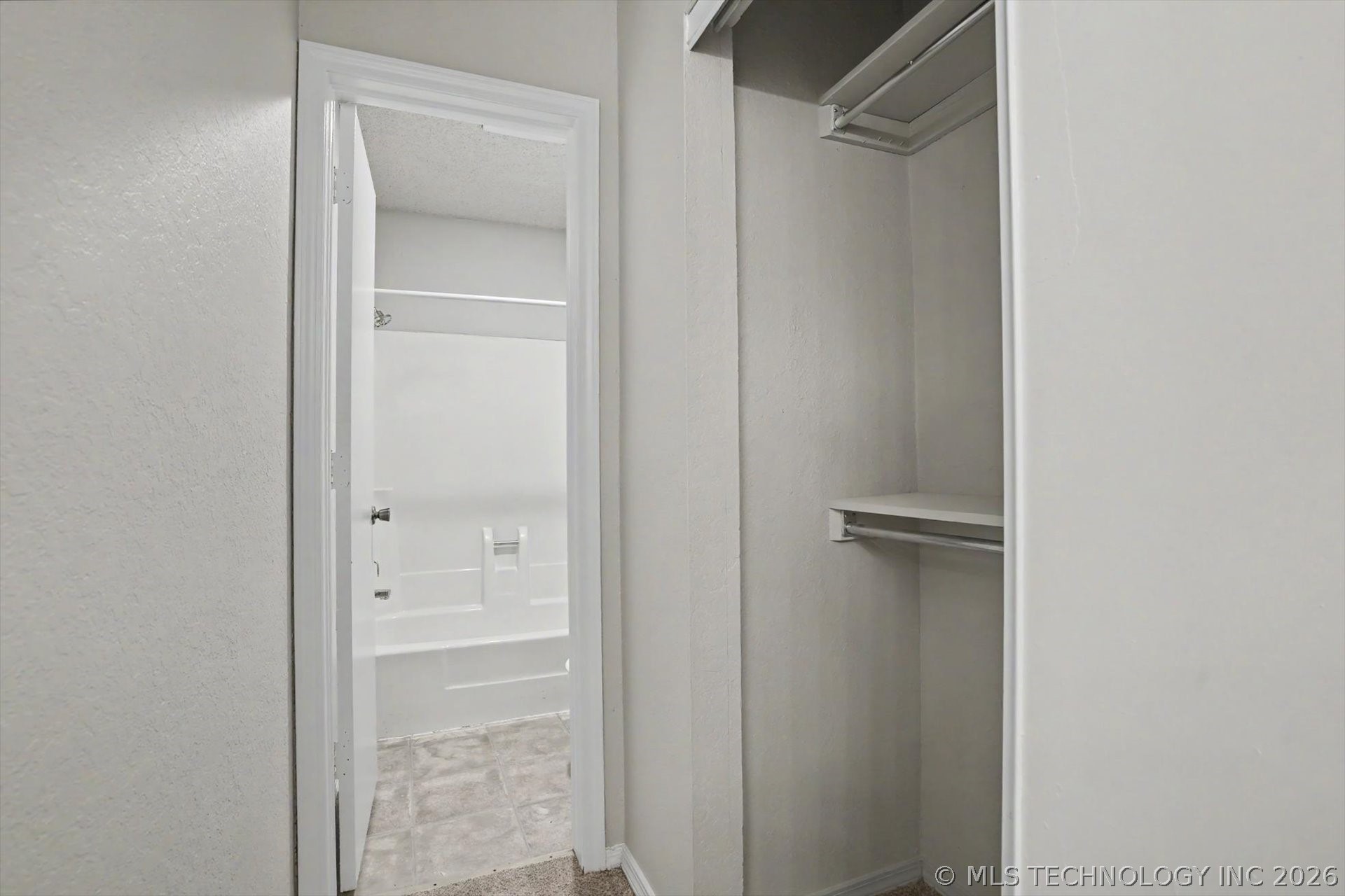 2701 S Juniper Avenue W 108 Property Photo 20