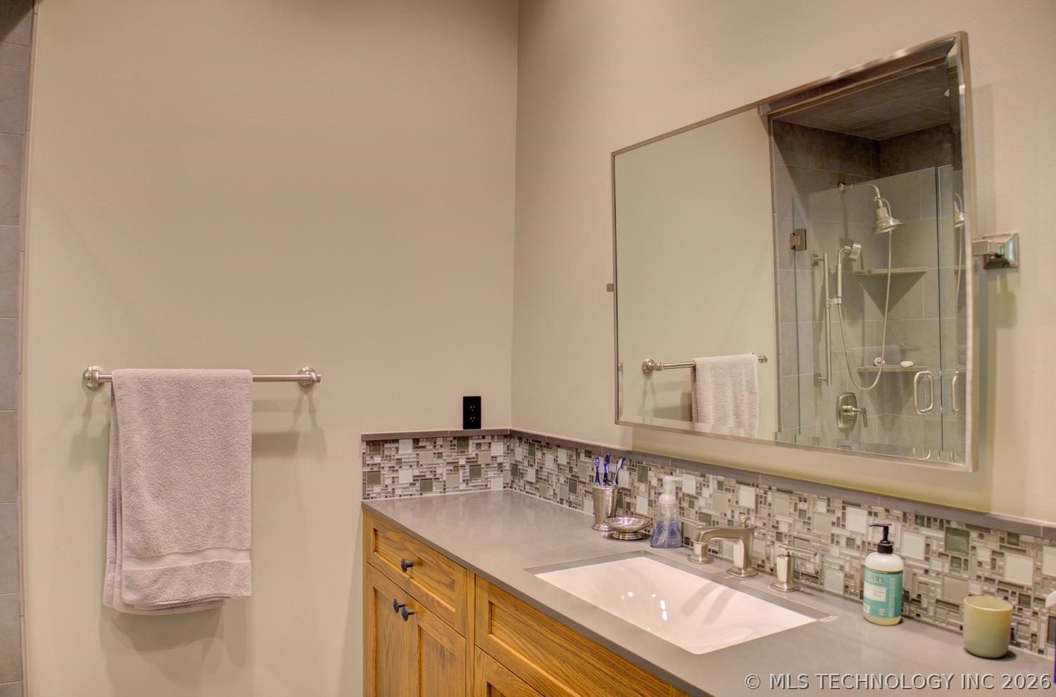 2883 S Florence Avenue Property Photo 49