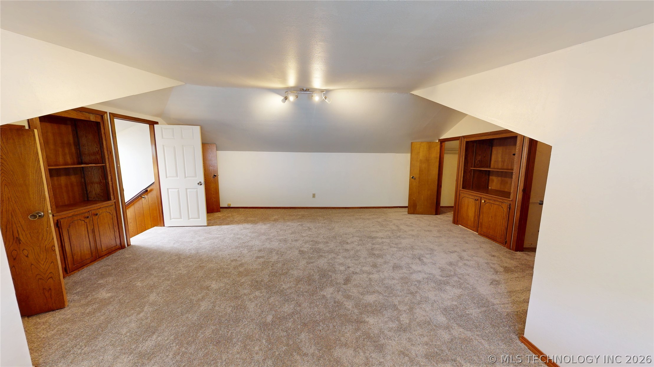 817 E 15th Property Photo 37