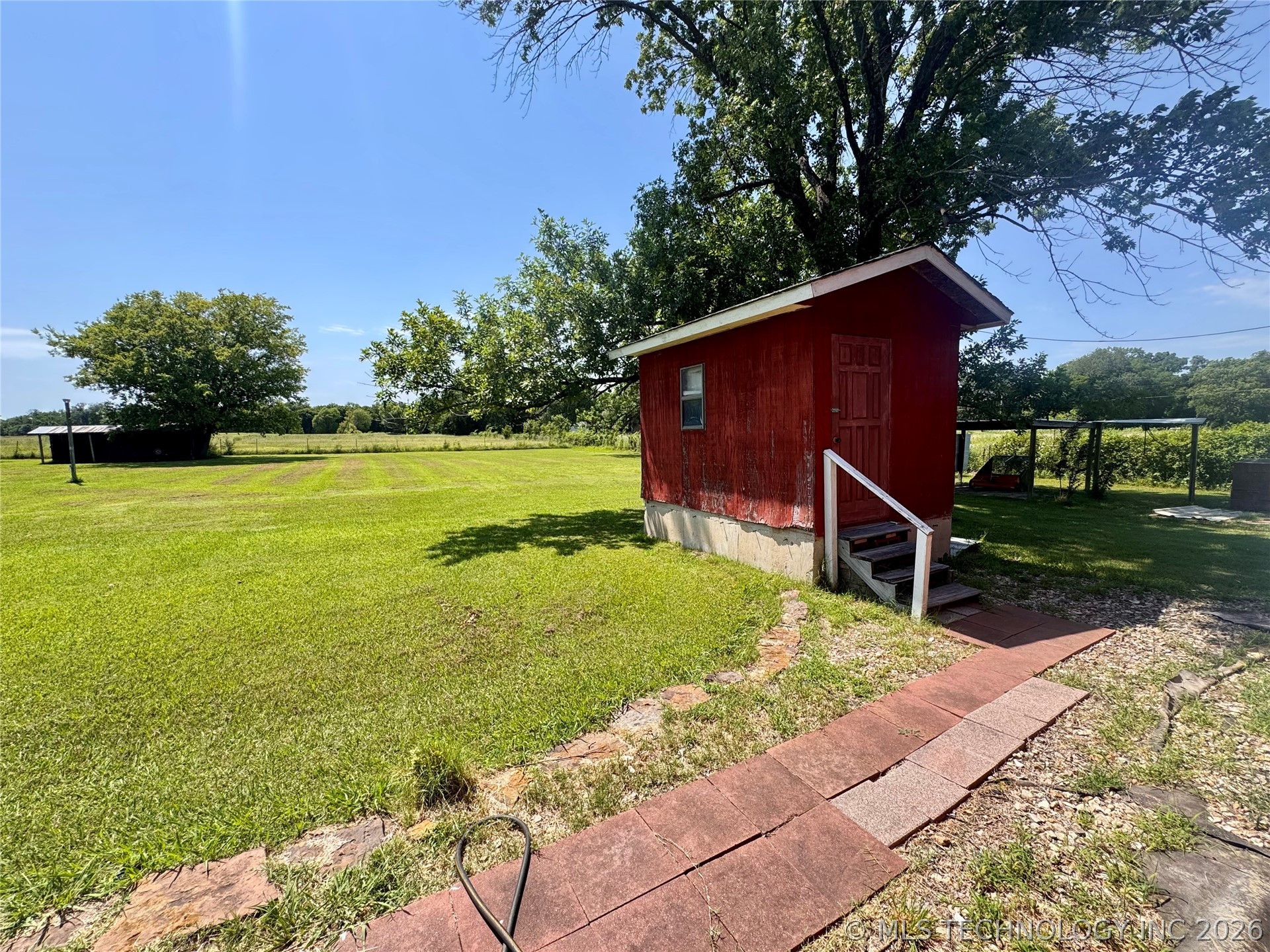 8080 S 4392 Road Property Photo 4