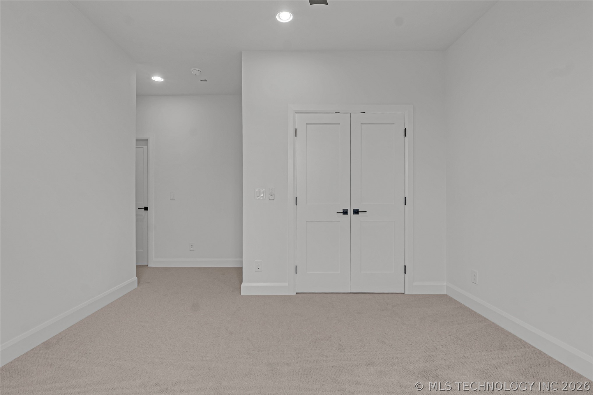15228 S 27th East Avenue Property Photo 36