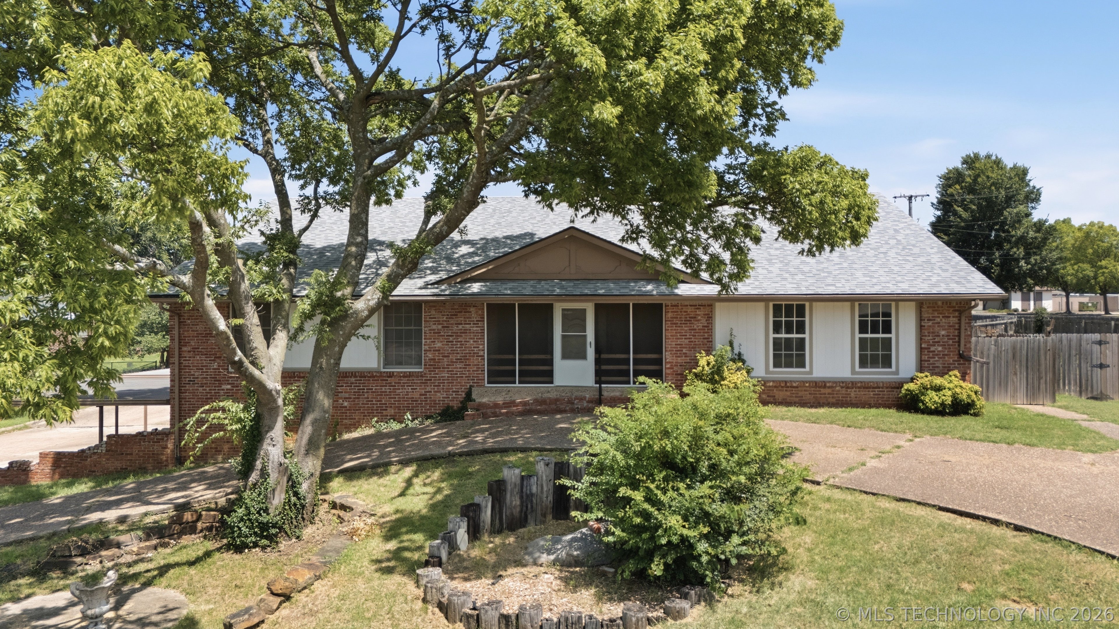 4000 Lakeview Drive Property Photo