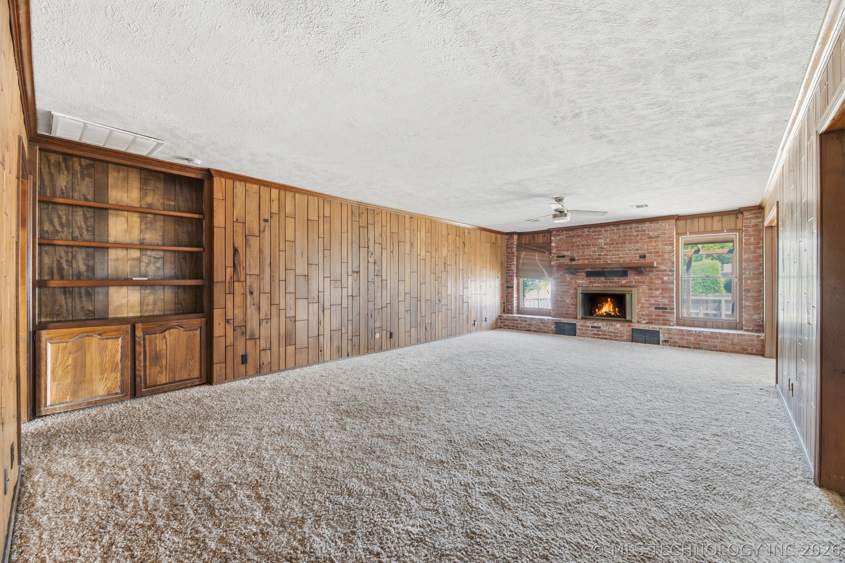4000 Lakeview Drive Property Photo 6