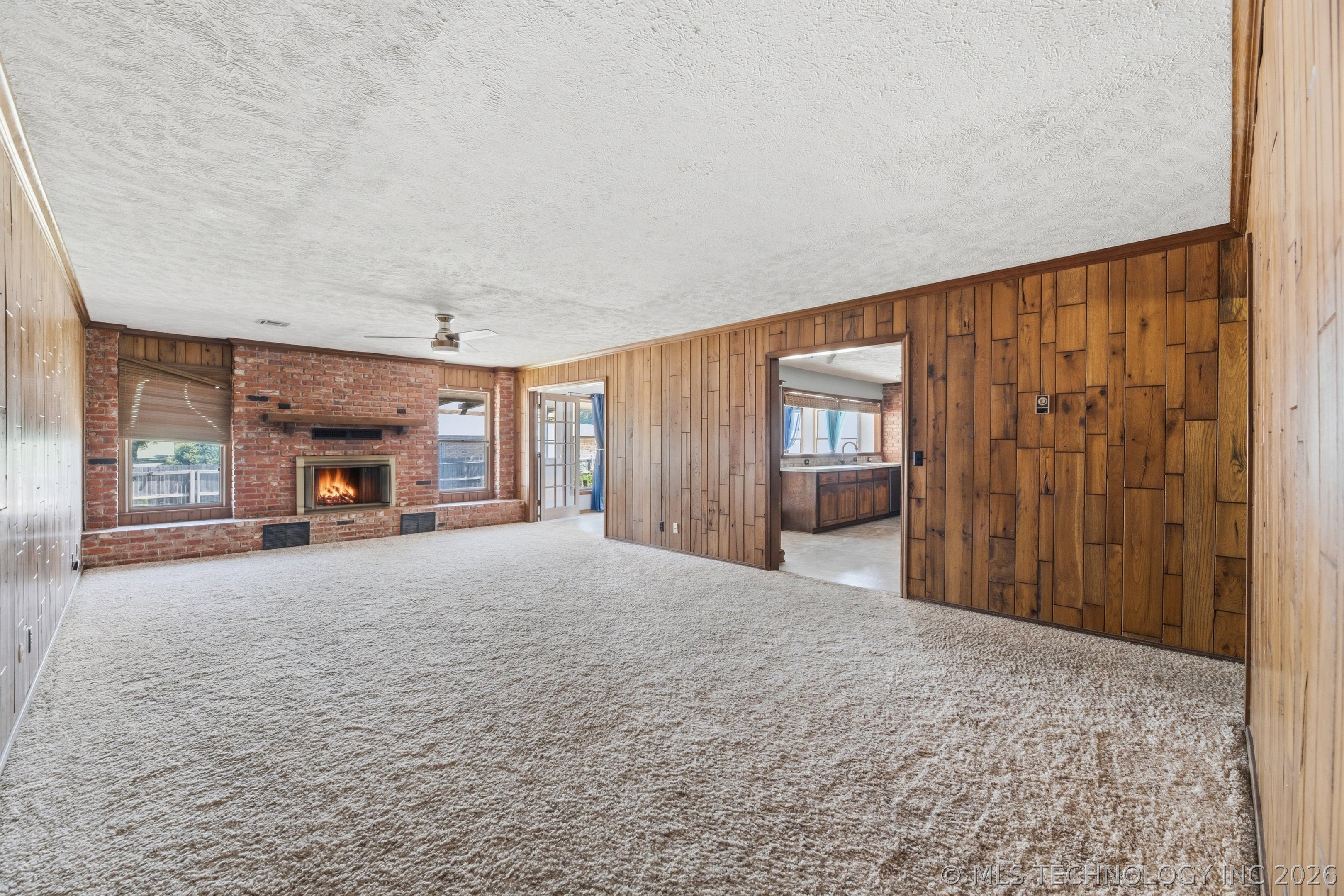 4000 Lakeview Drive Property Photo 8