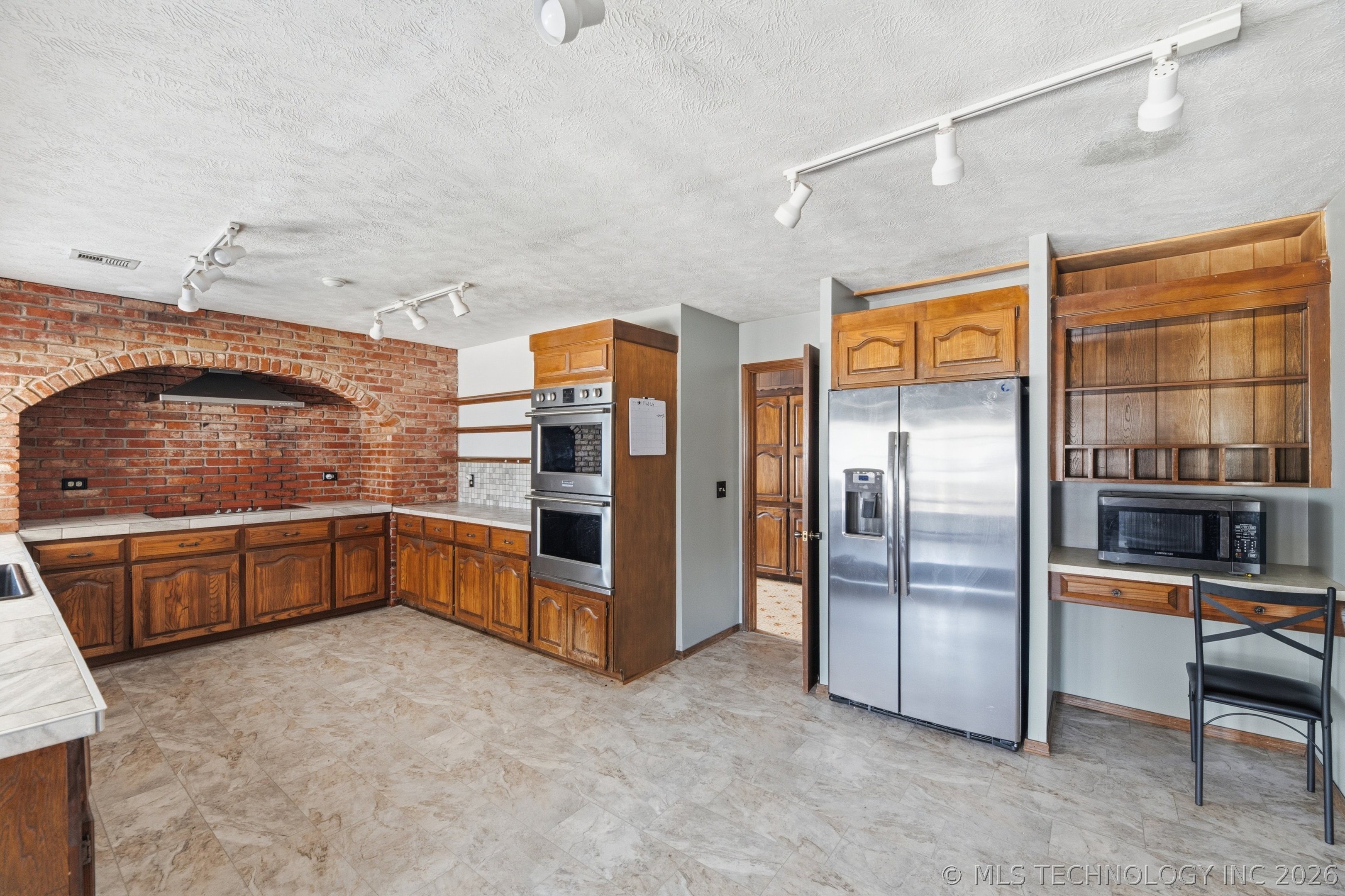 4000 Lakeview Drive Property Photo 13
