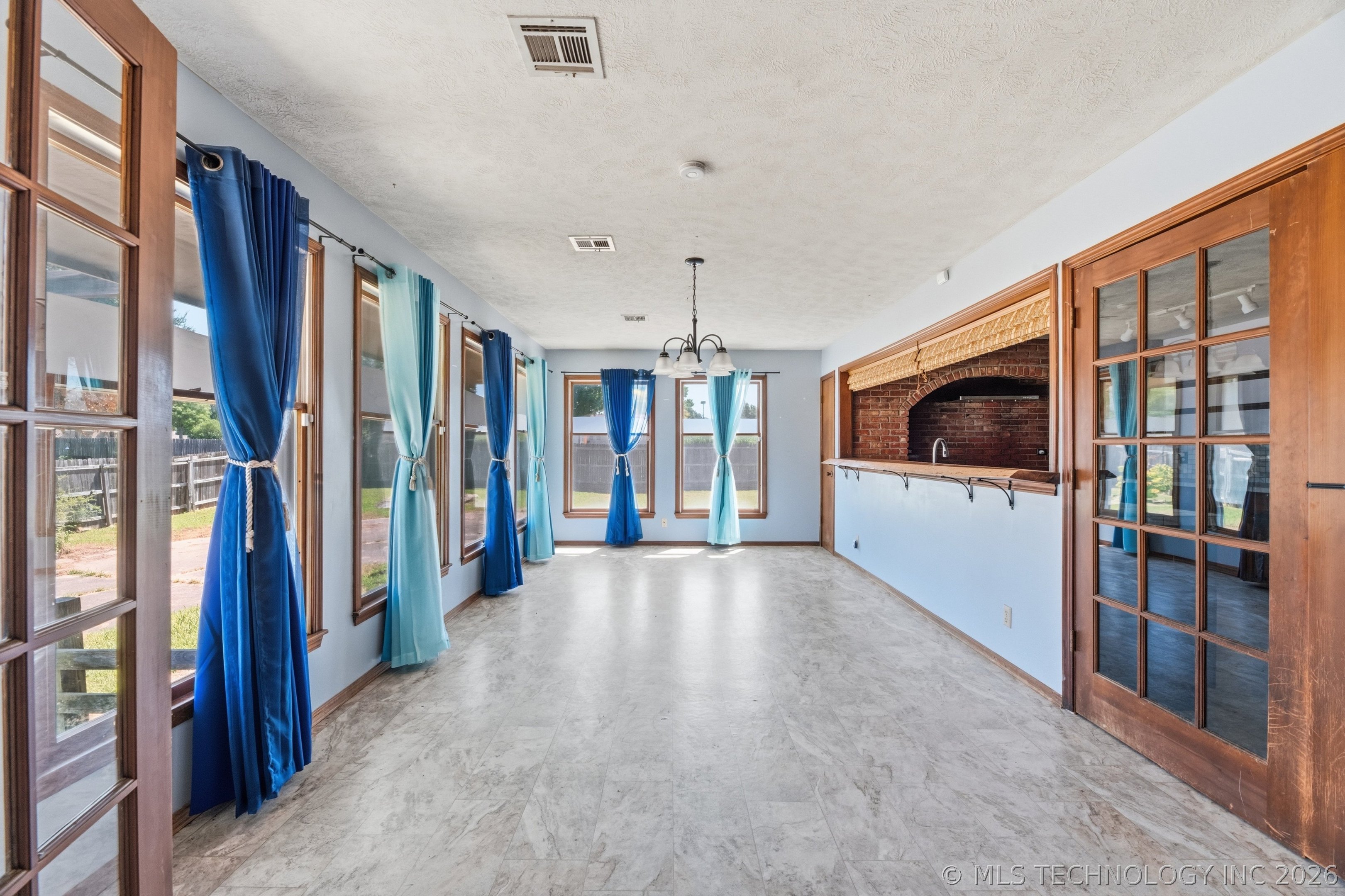 4000 Lakeview Drive Property Photo 14