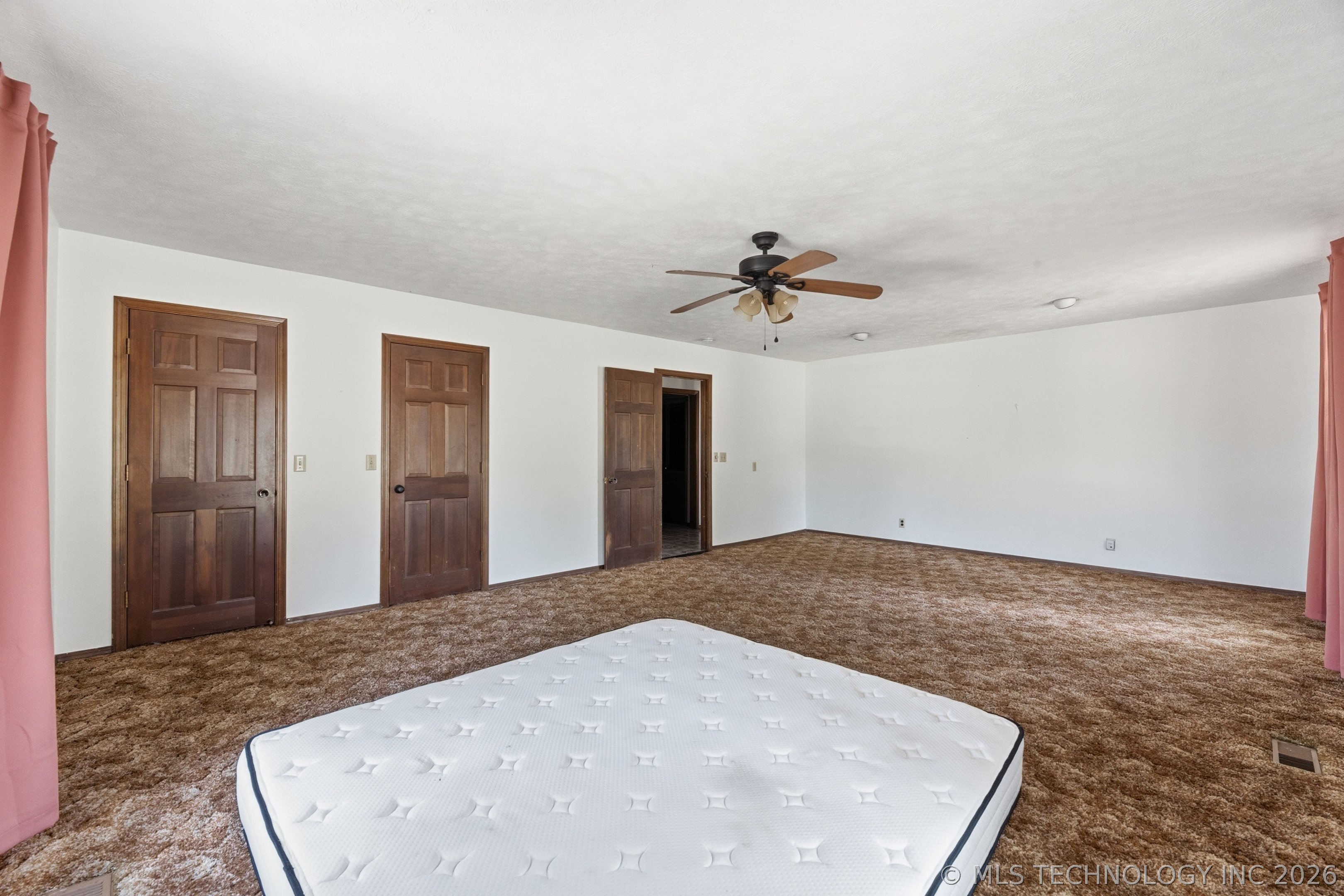 4000 Lakeview Drive Property Photo 25