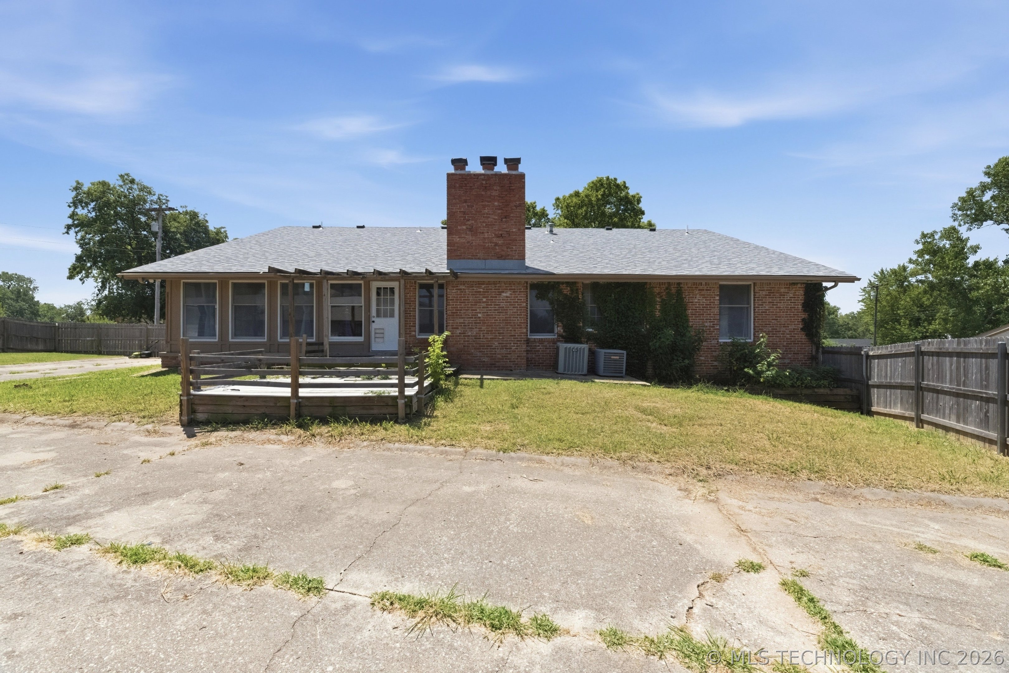 4000 Lakeview Drive Property Photo 34