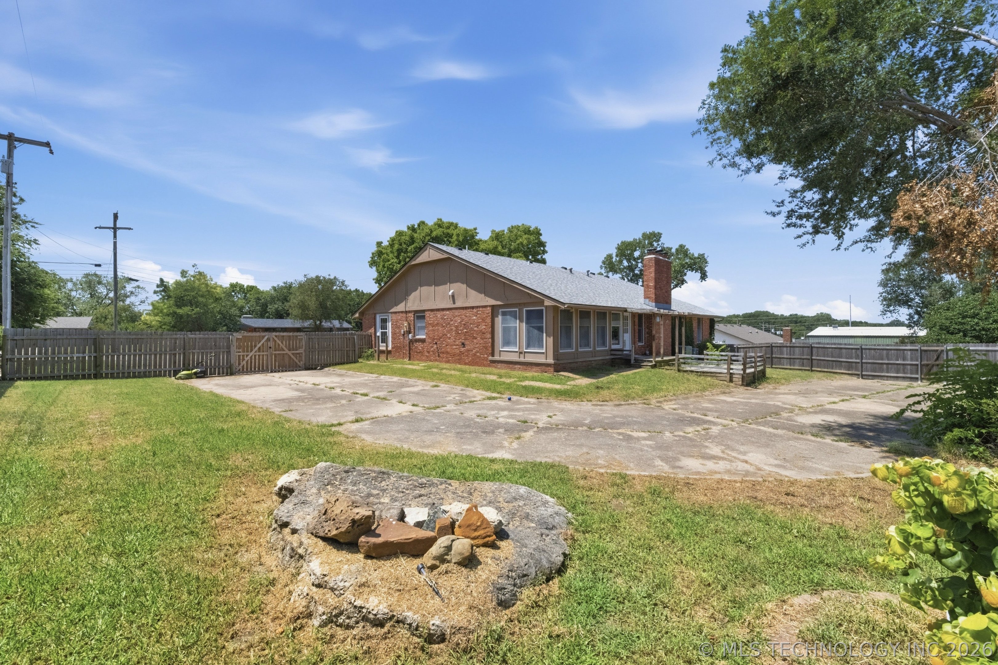 4000 Lakeview Drive Property Photo 35