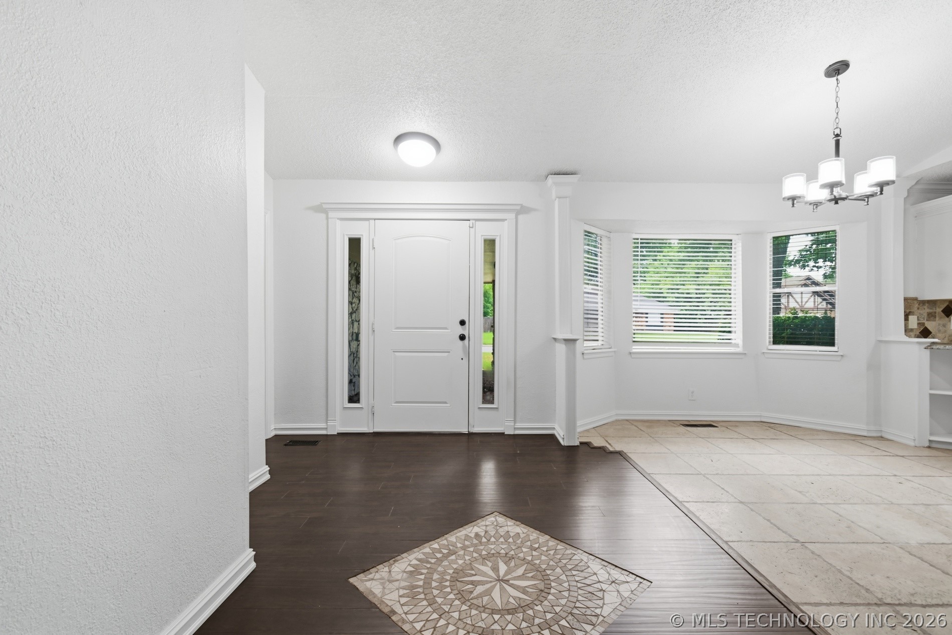 2633 W Dallas Street Property Photo 7