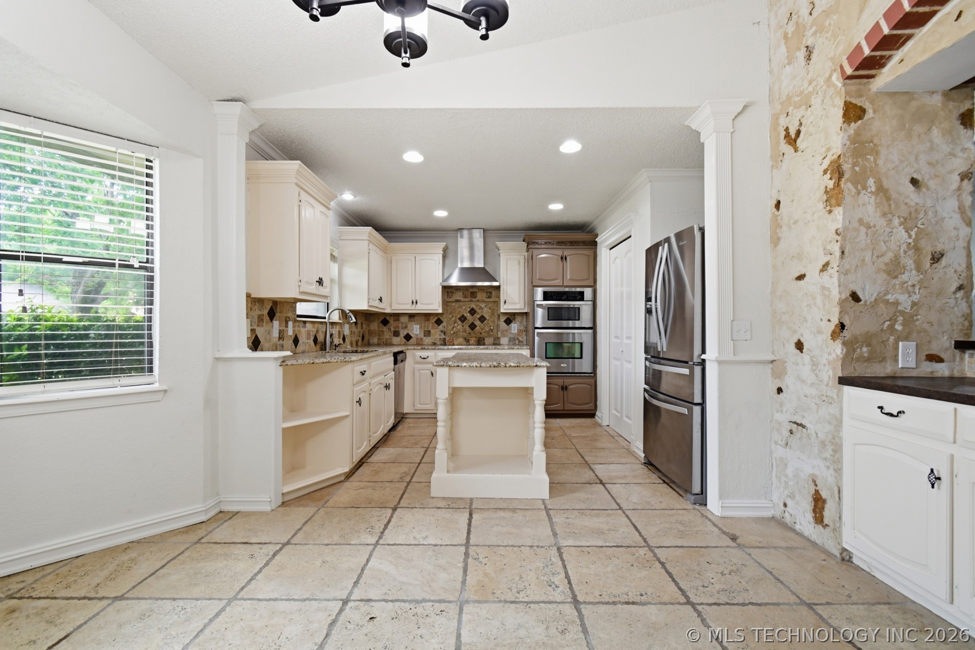 2633 W Dallas Street Property Photo 10