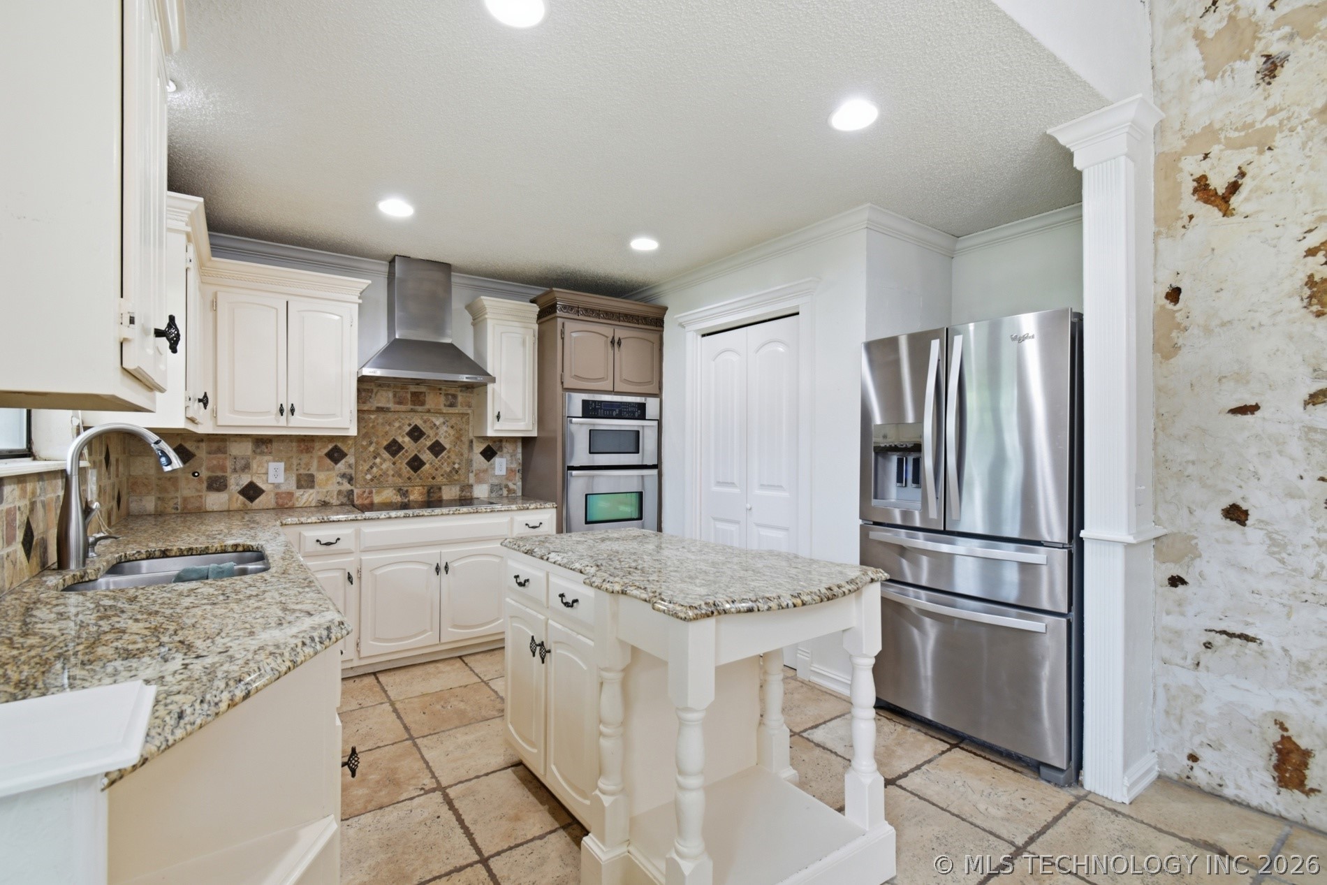 2633 W Dallas Street Property Photo 11