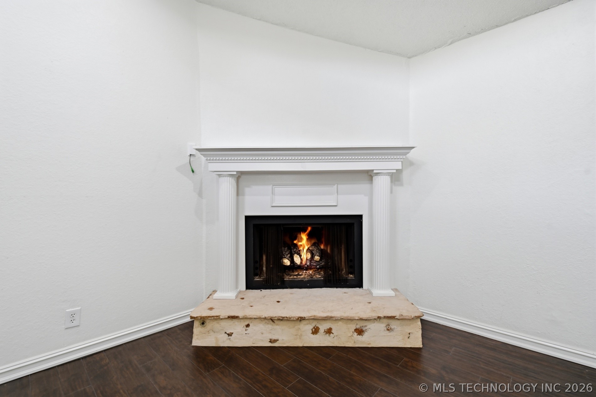 2633 W Dallas Street Property Photo 18