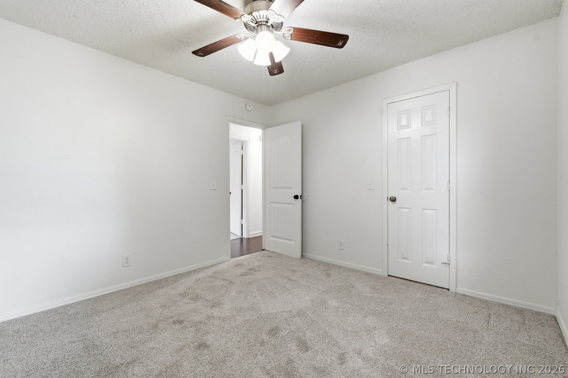 2633 W Dallas Street Property Photo 23