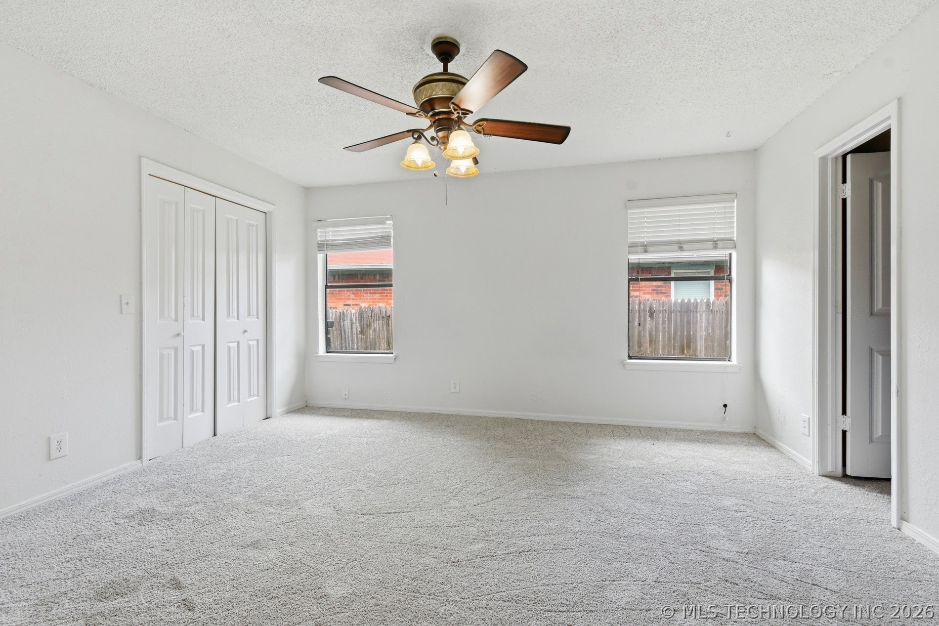 2633 W Dallas Street Property Photo 26