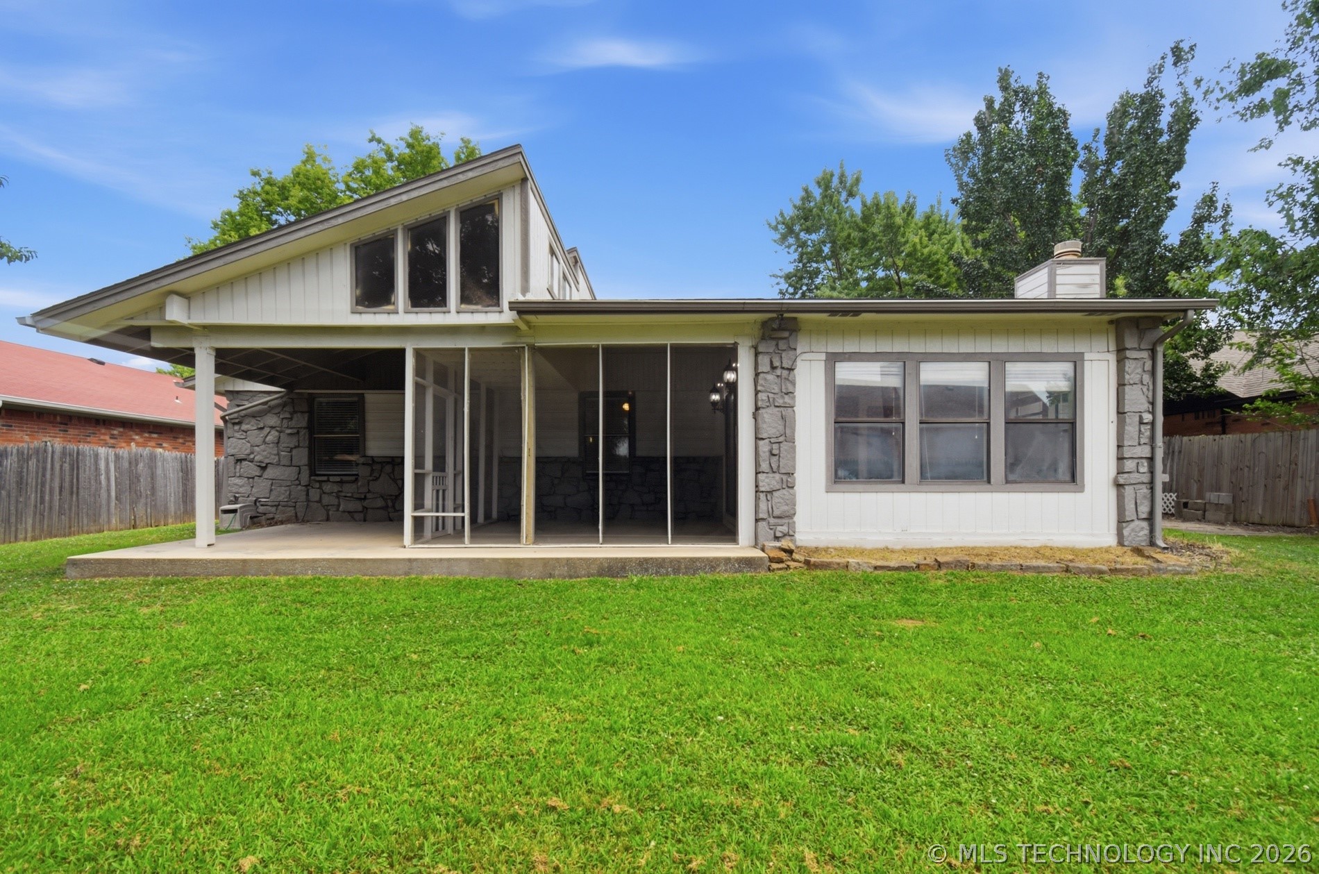 2633 W Dallas Street Property Photo 34