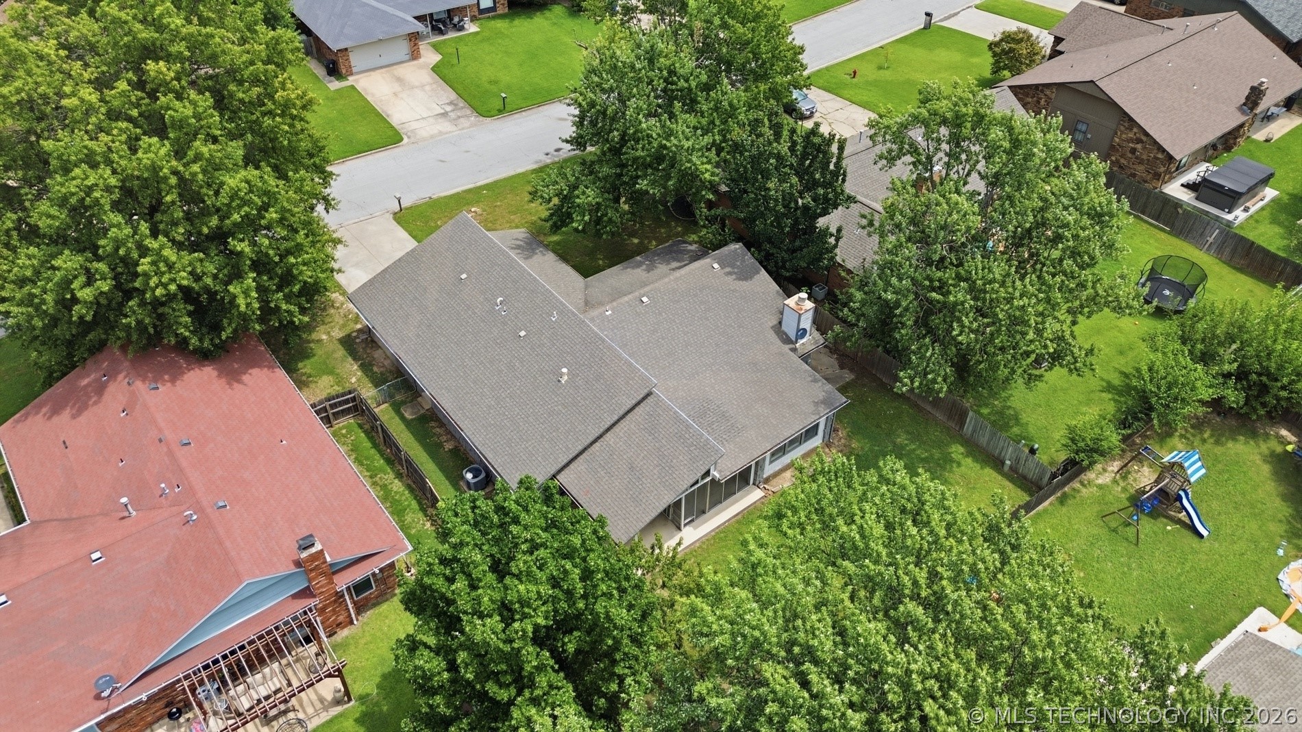 2633 W Dallas Street Property Photo 41