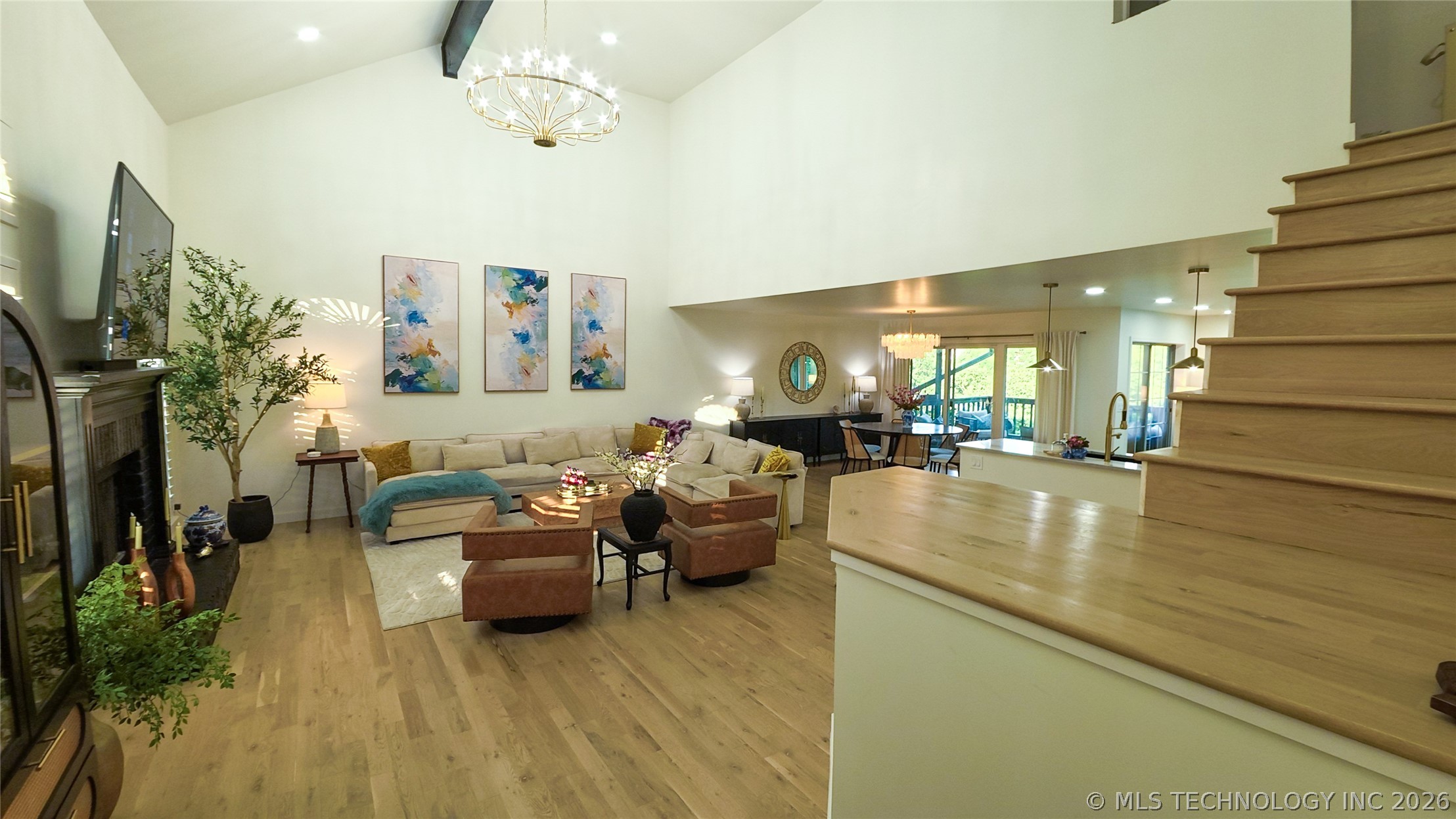 7716 S Granite Avenue Property Photo 4
