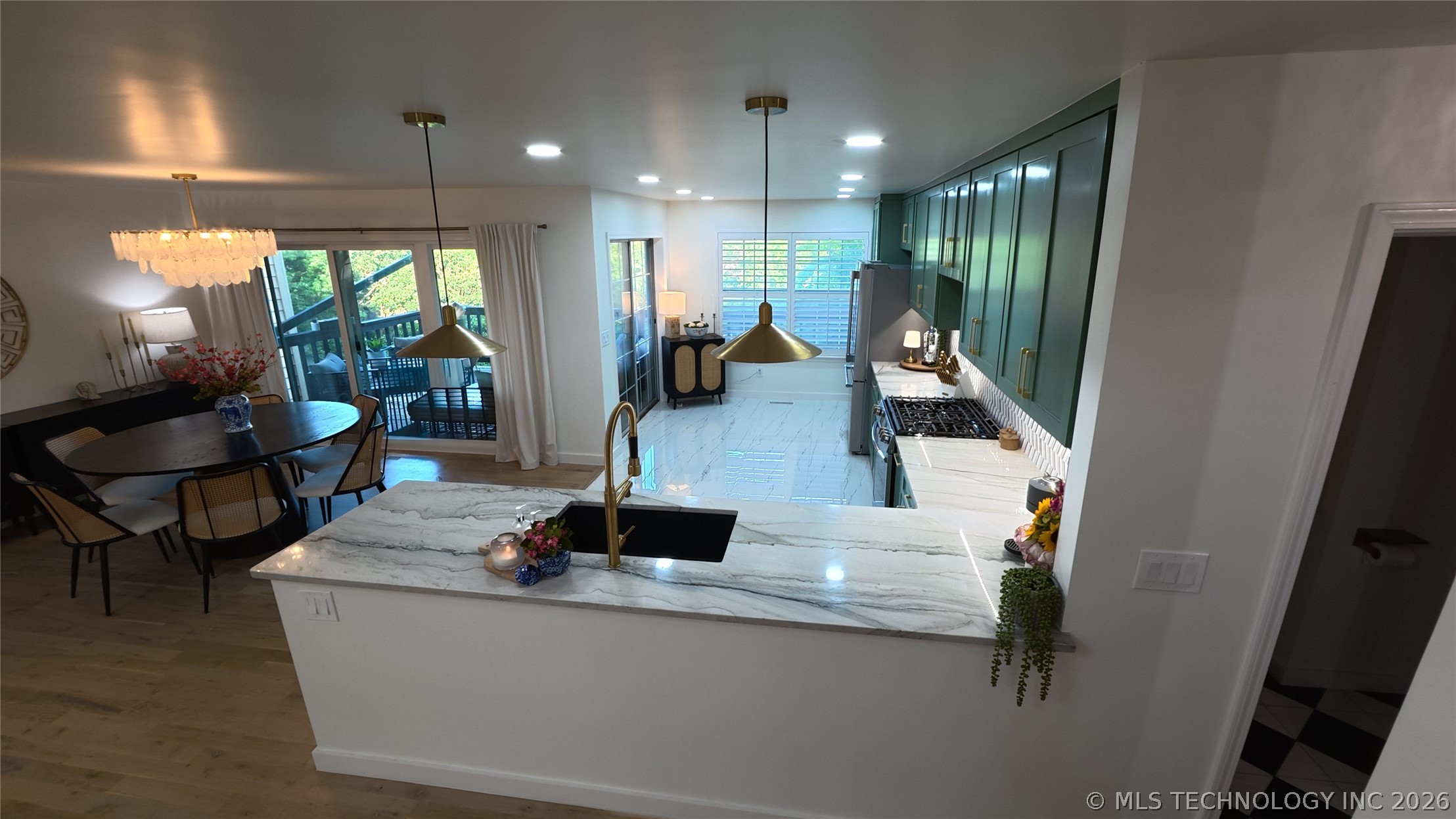 7716 S Granite Avenue Property Photo 7