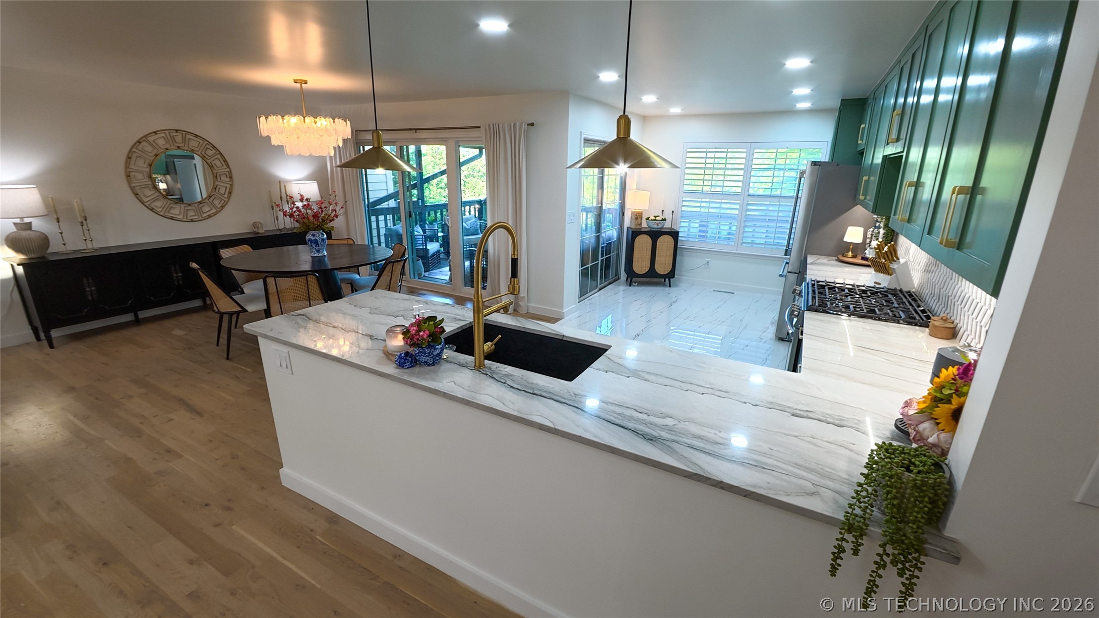 7716 S Granite Avenue Property Photo 8