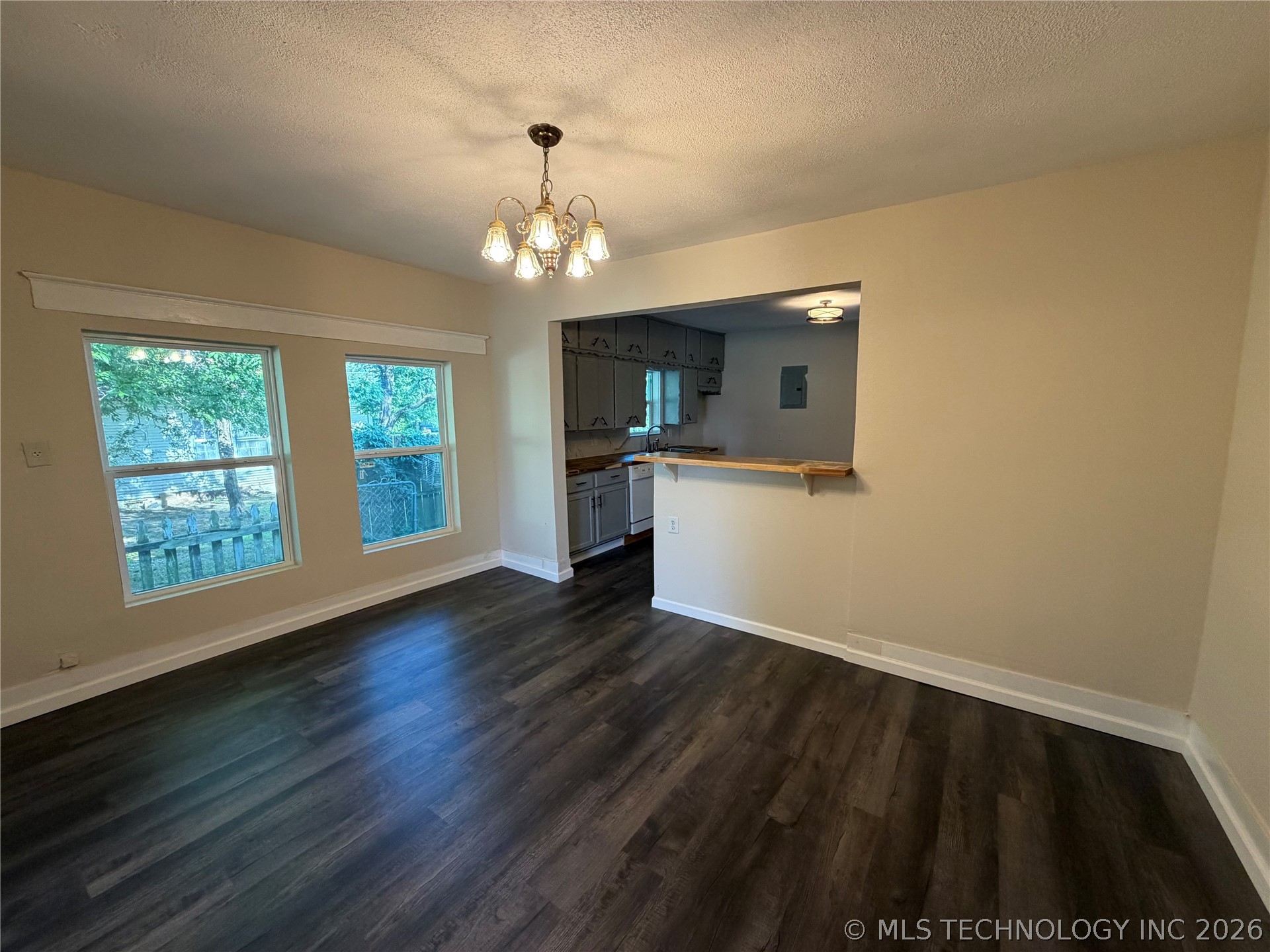 206 W Main Property Photo 6
