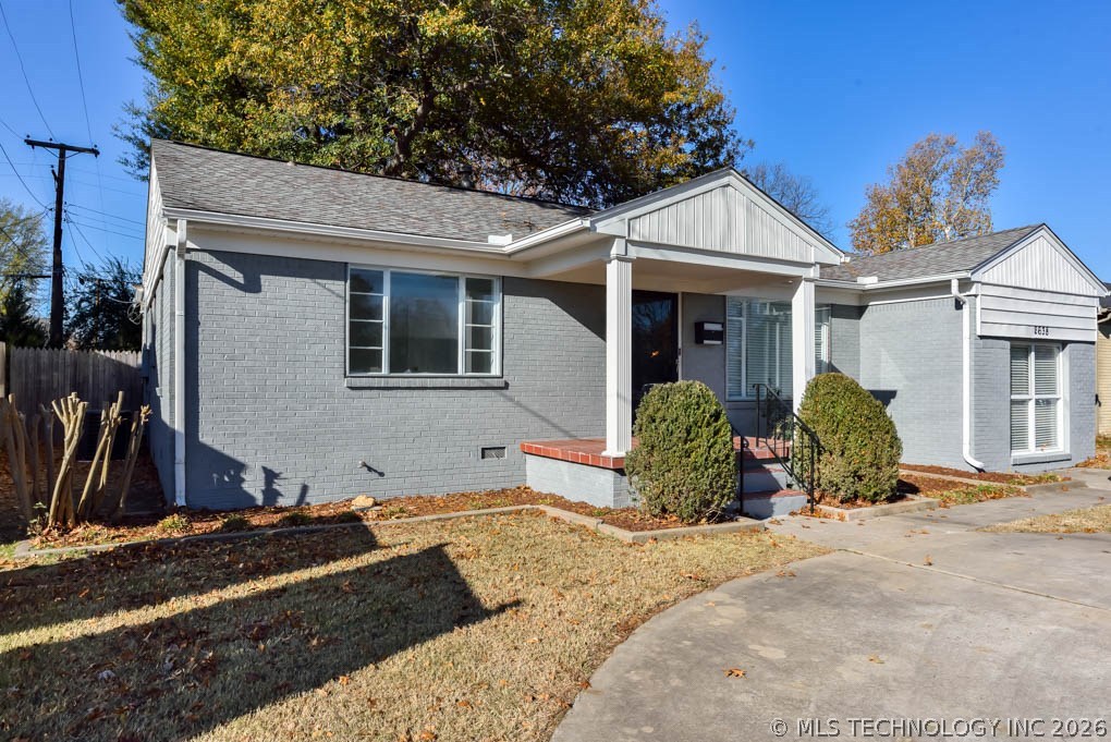 2638 S Yale Avenue Property Photo 1