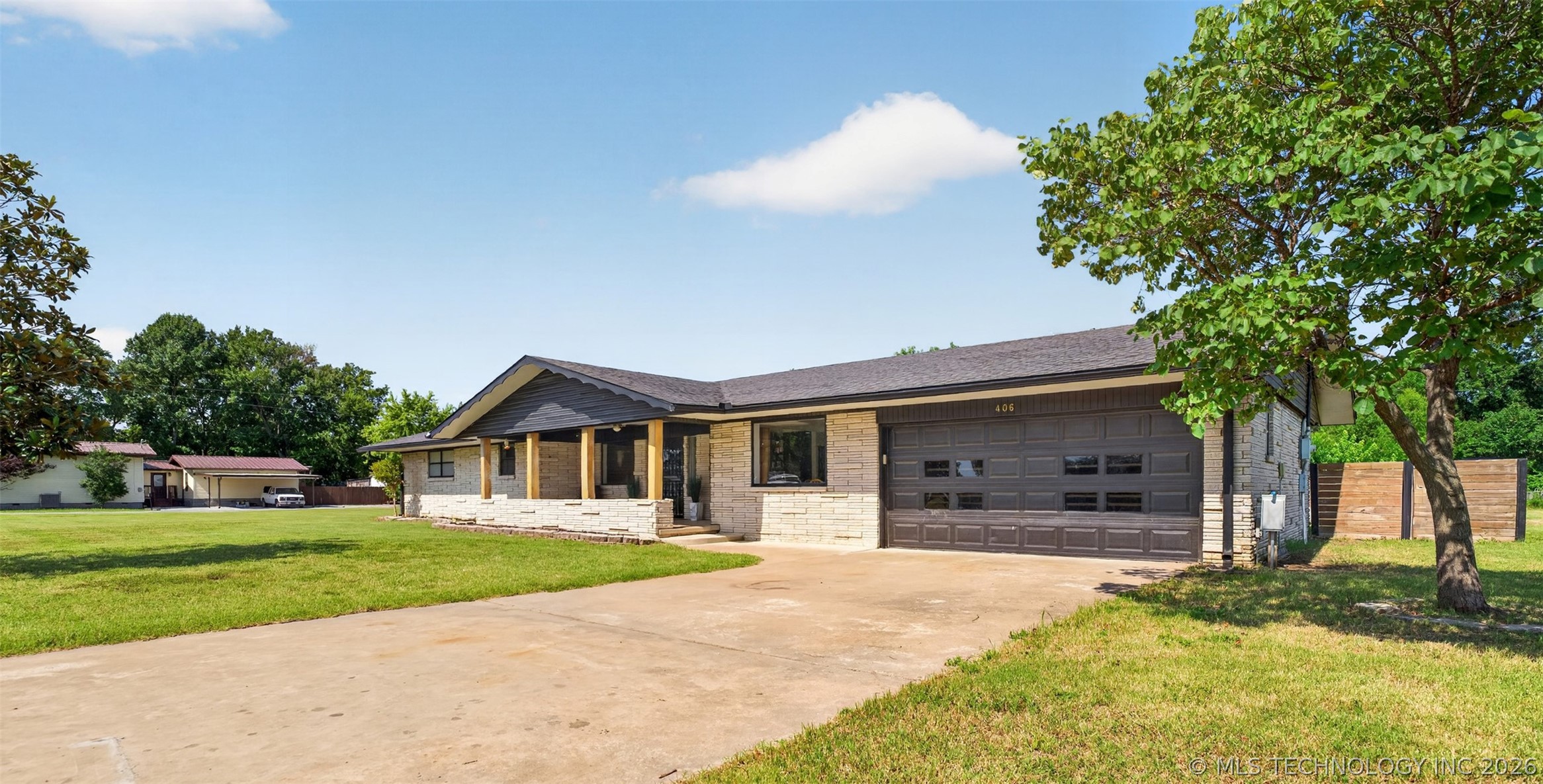 406 N William Penn Property Photo 4