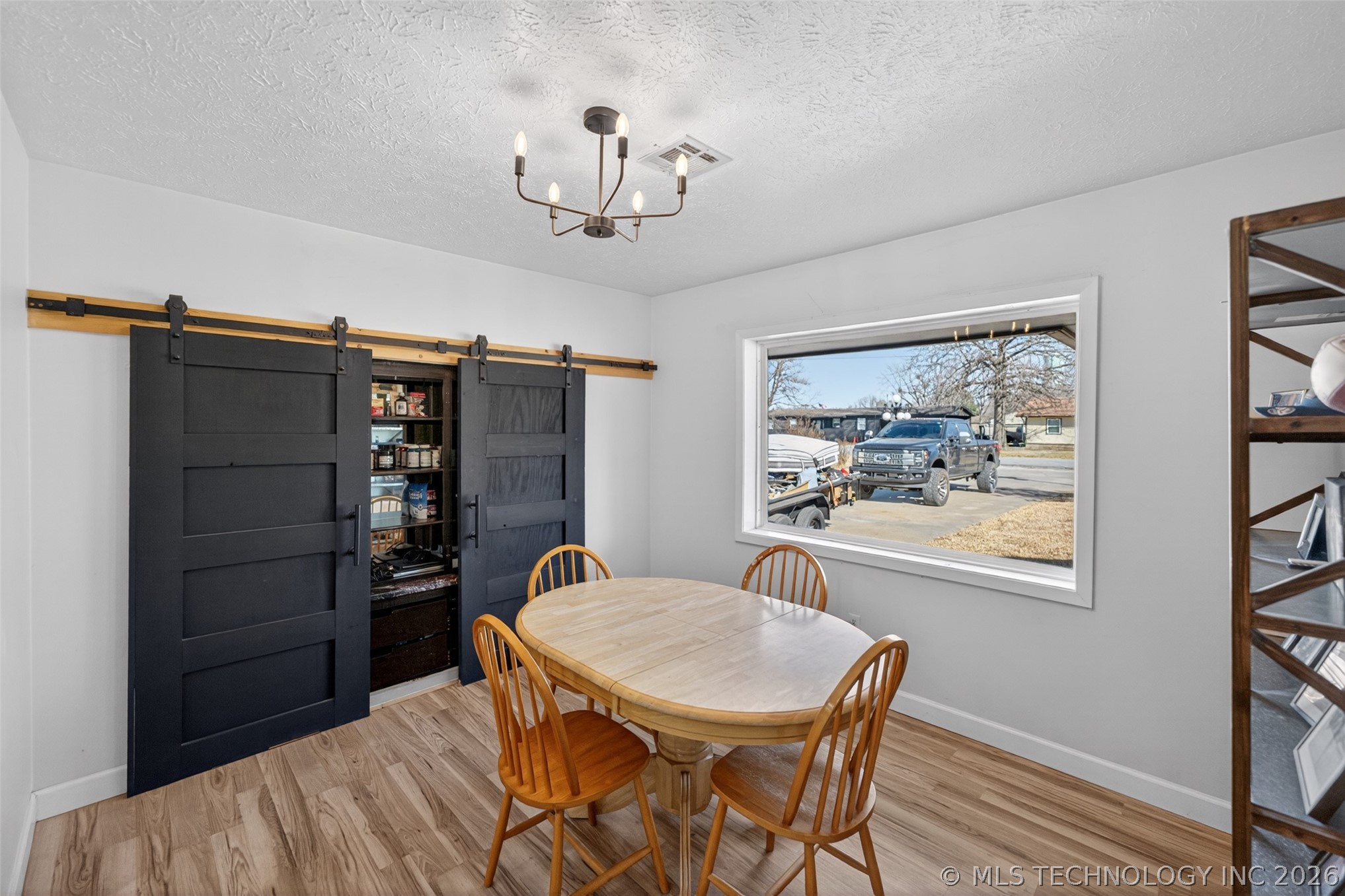 406 N William Penn Property Photo 17