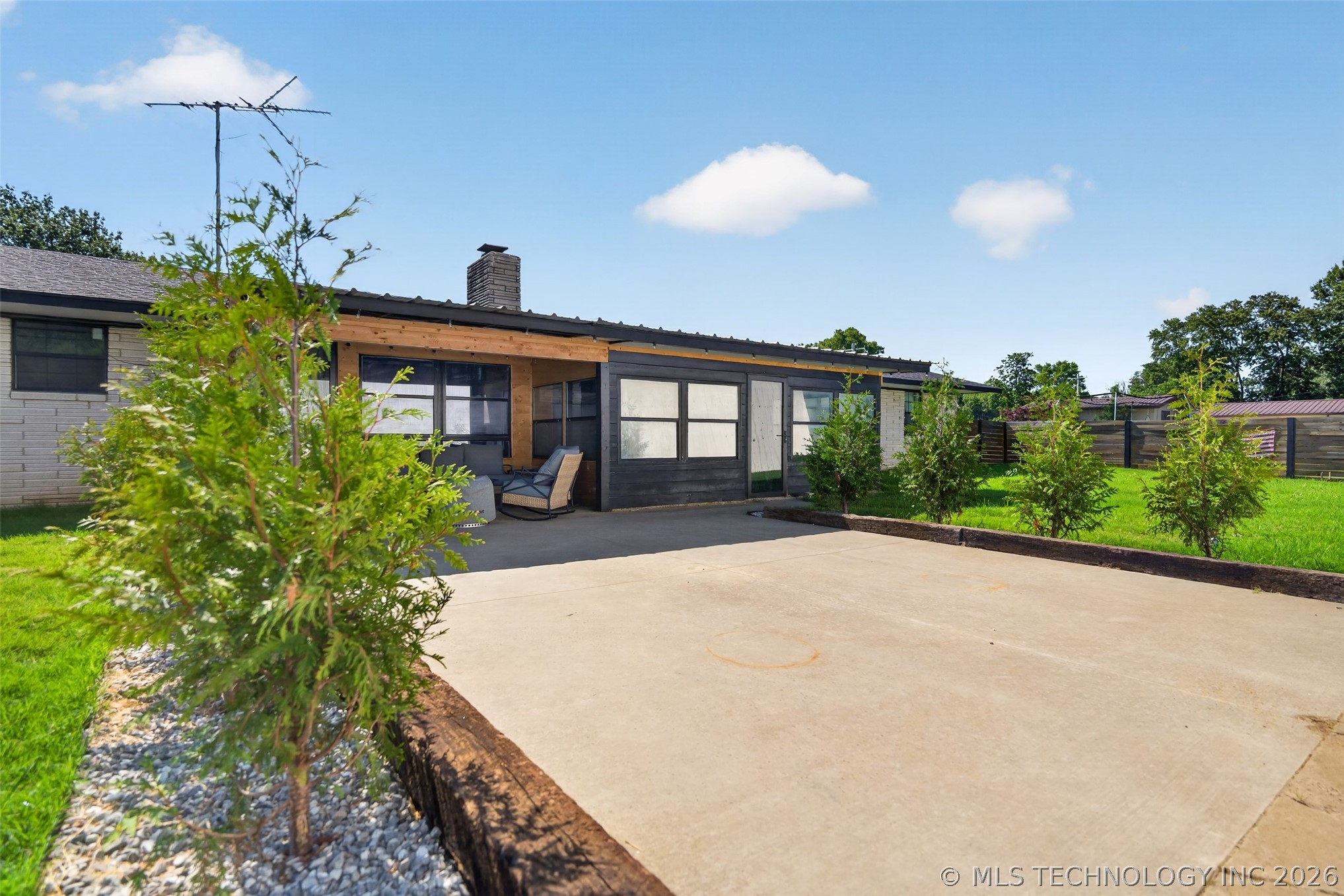 406 N William Penn Property Photo 38