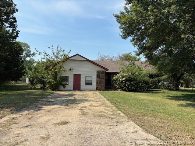 196 Elm Drive Property Photo 1