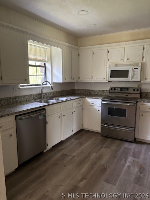 196 Elm Drive Property Photo 2