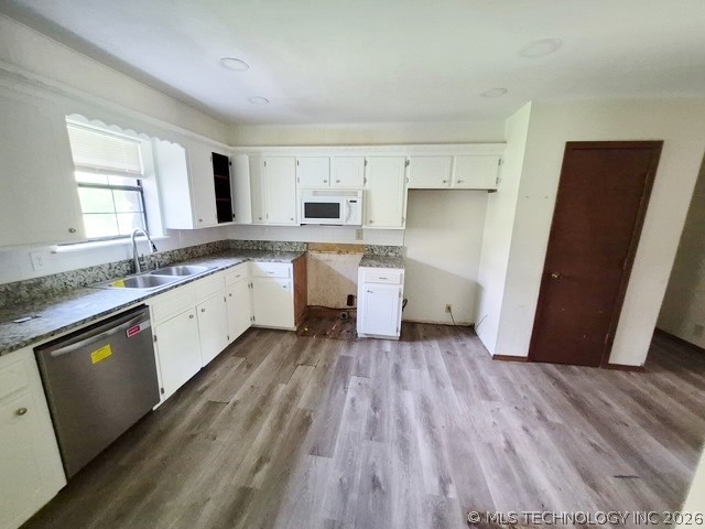 196 Elm Drive Property Photo 3