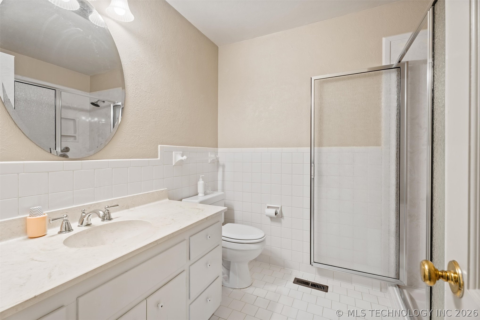 107 W 12th Street 107 Property Photo 17