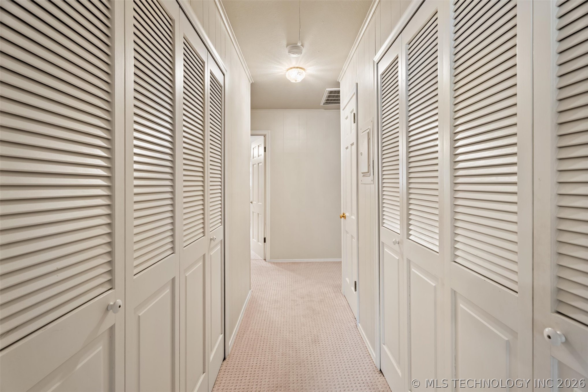 107 W 12th Street 107 Property Photo 19