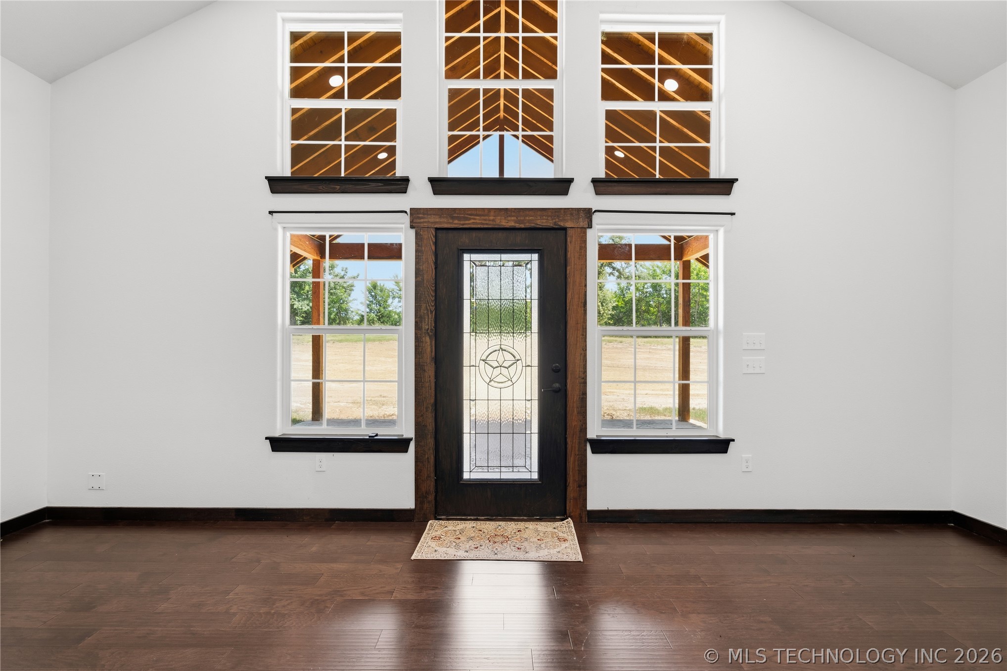 95 Express Road Property Photo 3