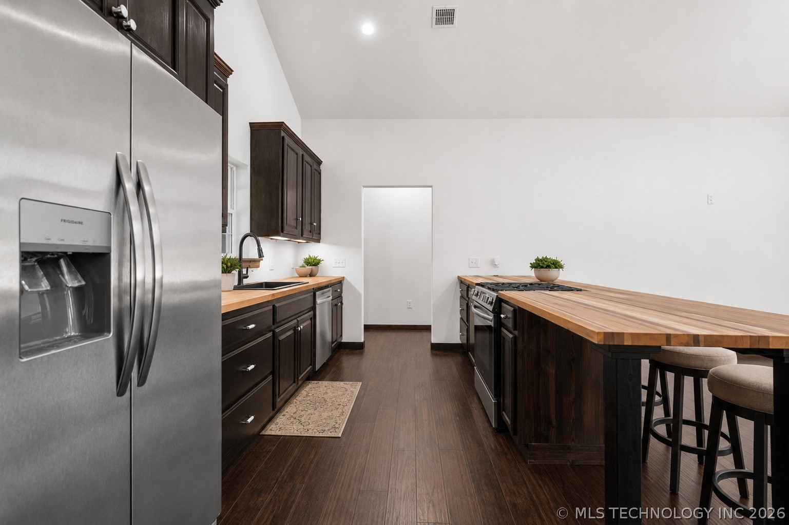 95 Express Road Property Photo 8
