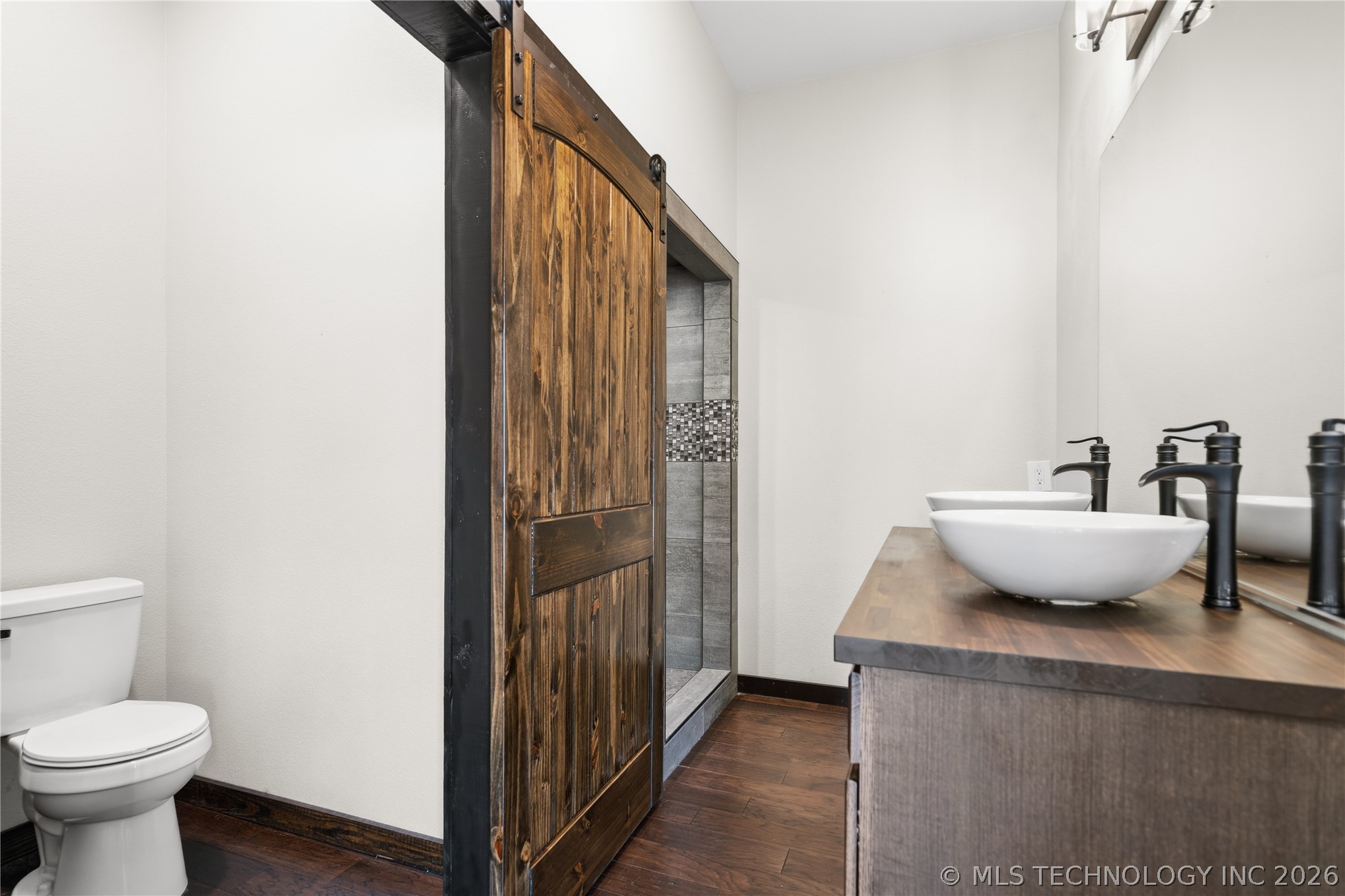 95 Express Road Property Photo 15