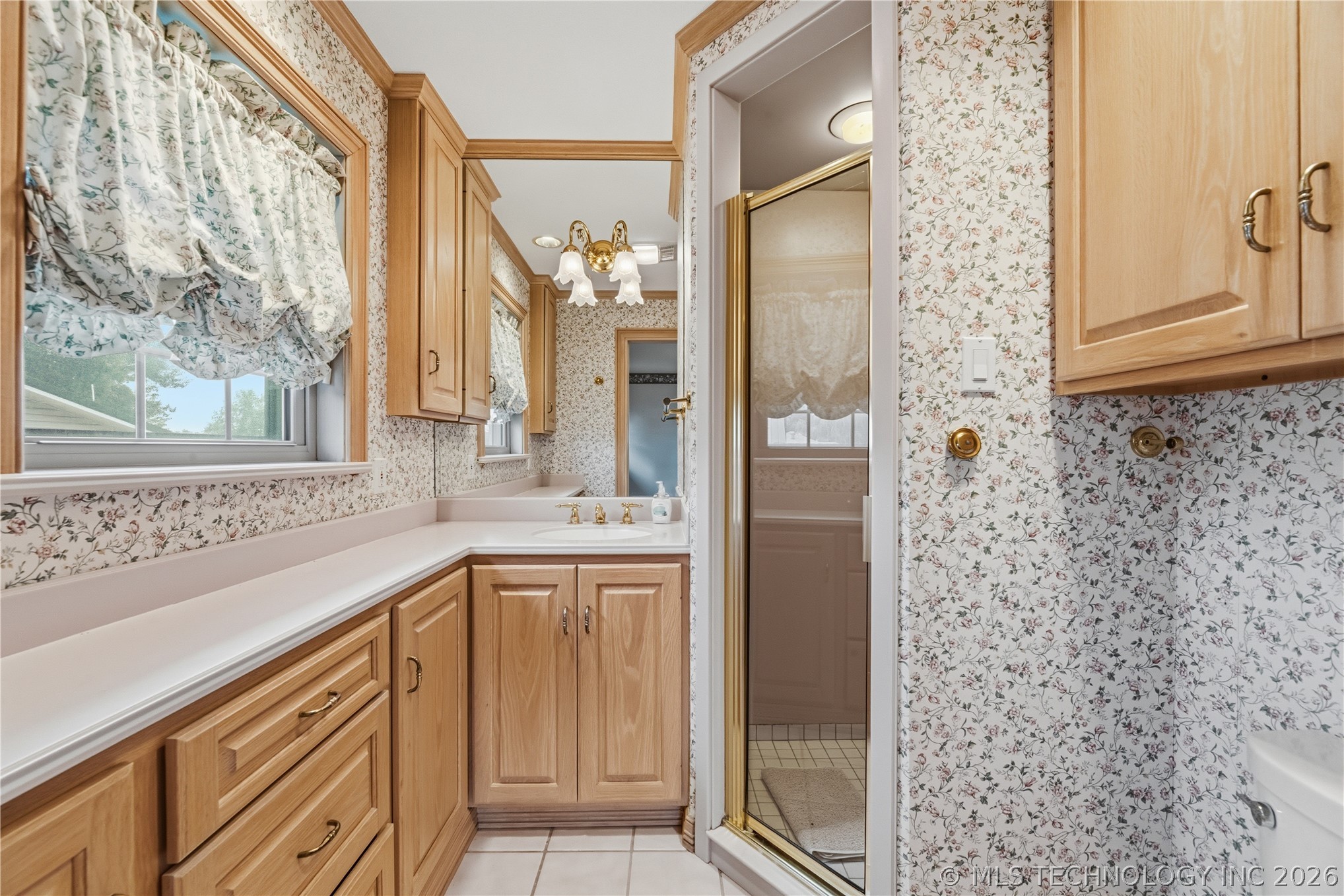820 W Davis Drive Property Photo 14