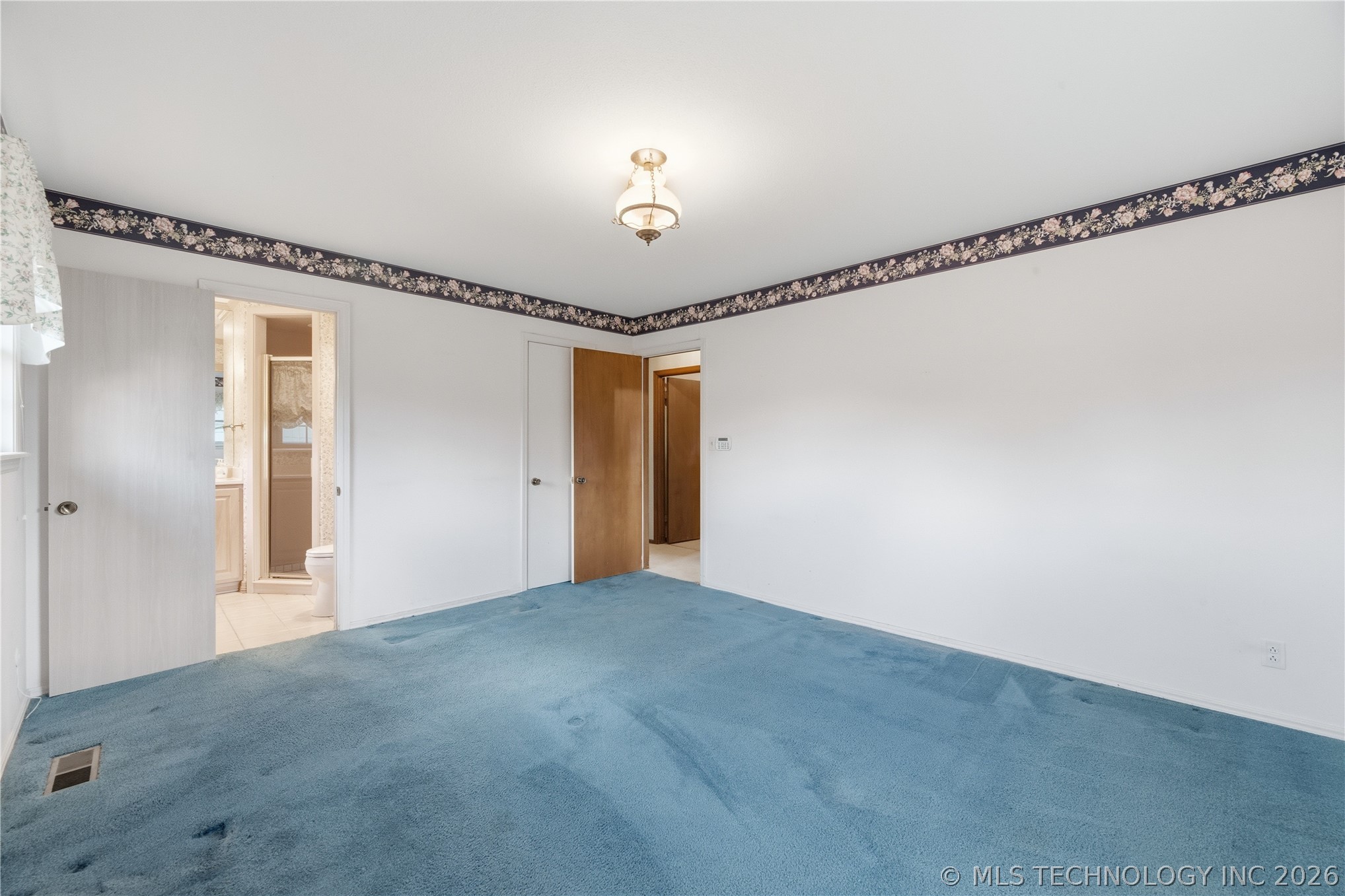 820 W Davis Drive Property Photo 18