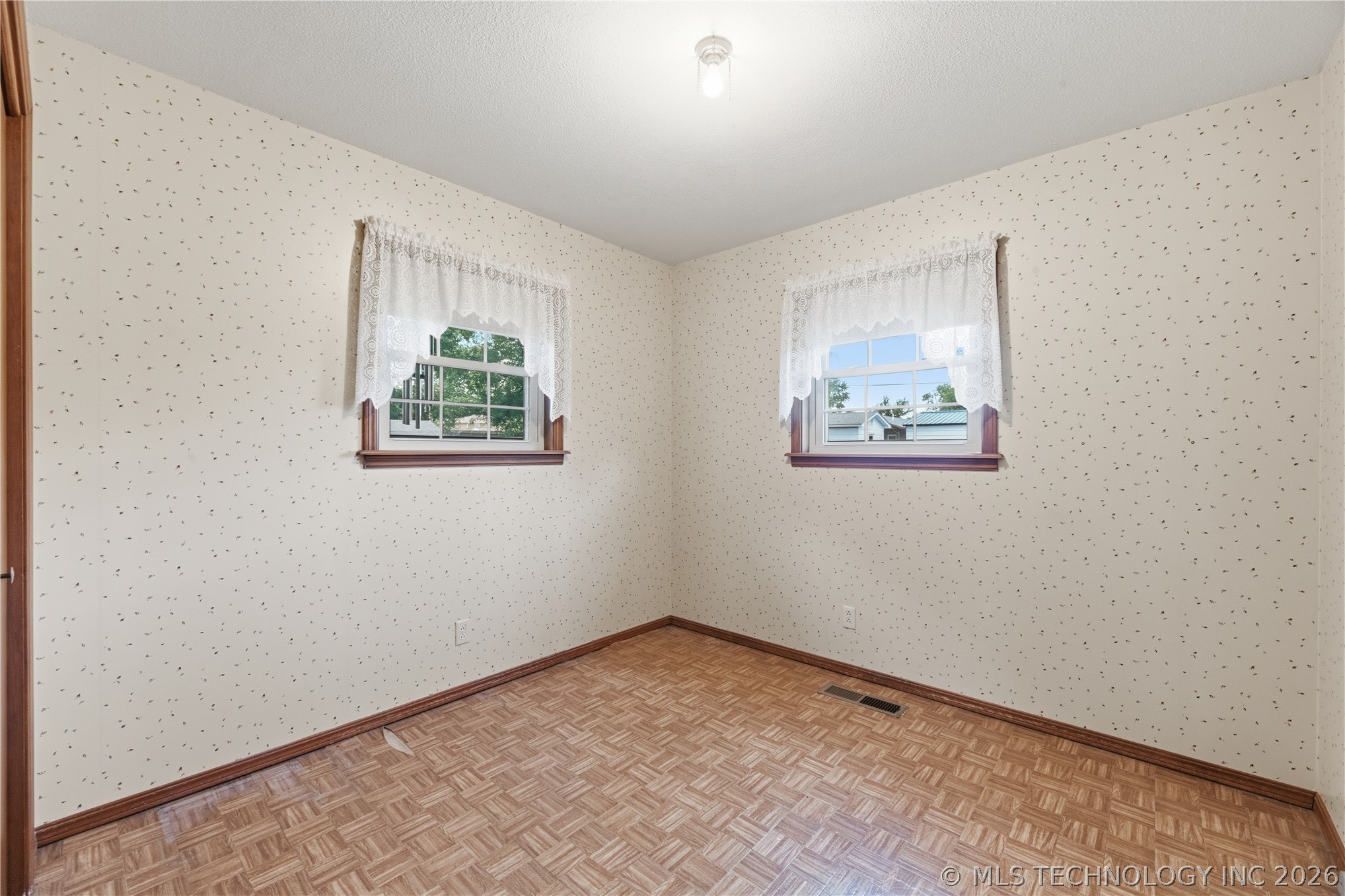 820 W Davis Drive Property Photo 20