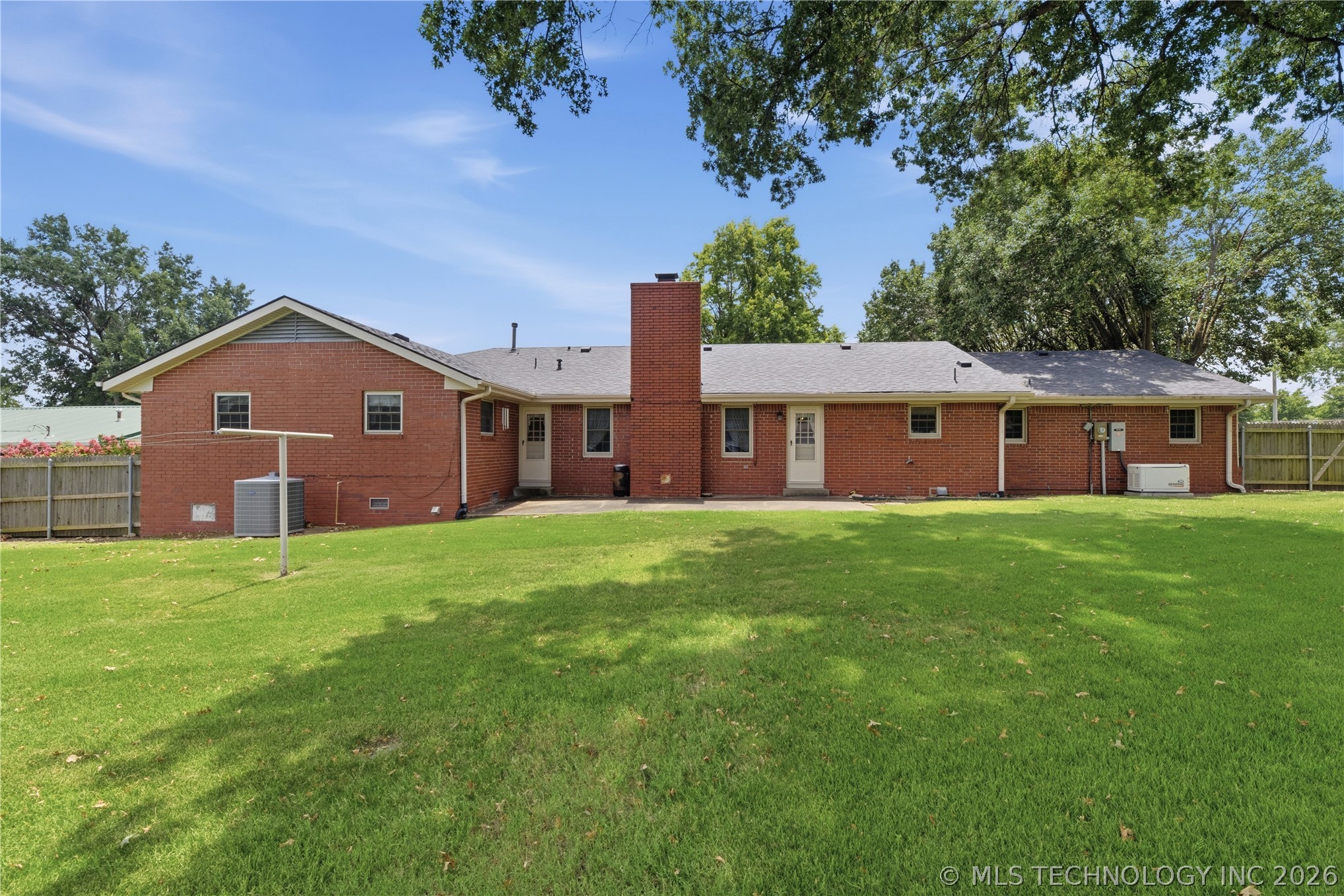 820 W Davis Drive Property Photo 23