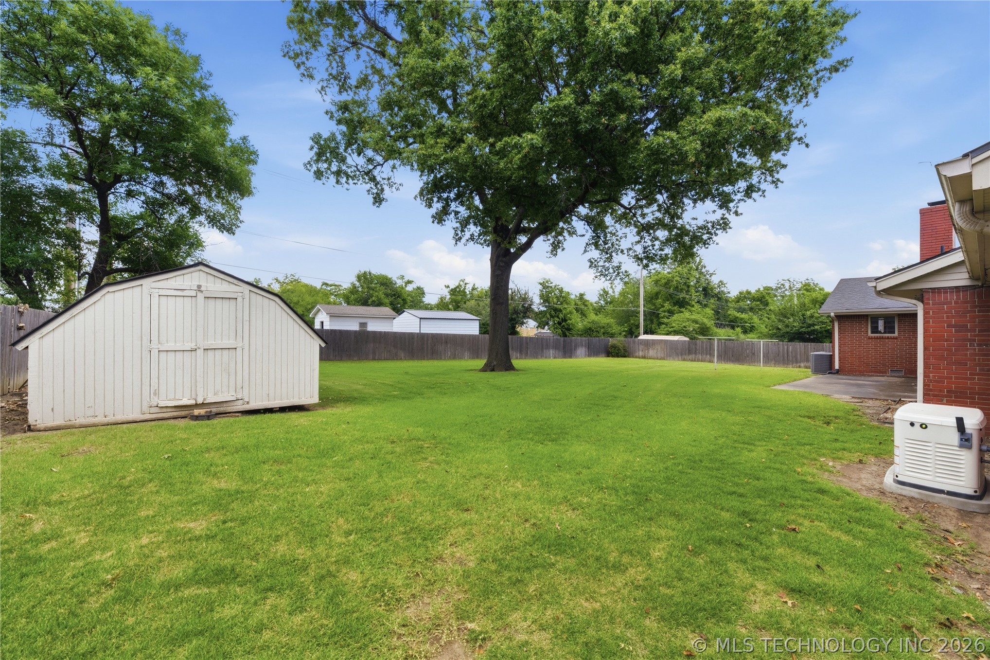 820 W Davis Drive Property Photo 26
