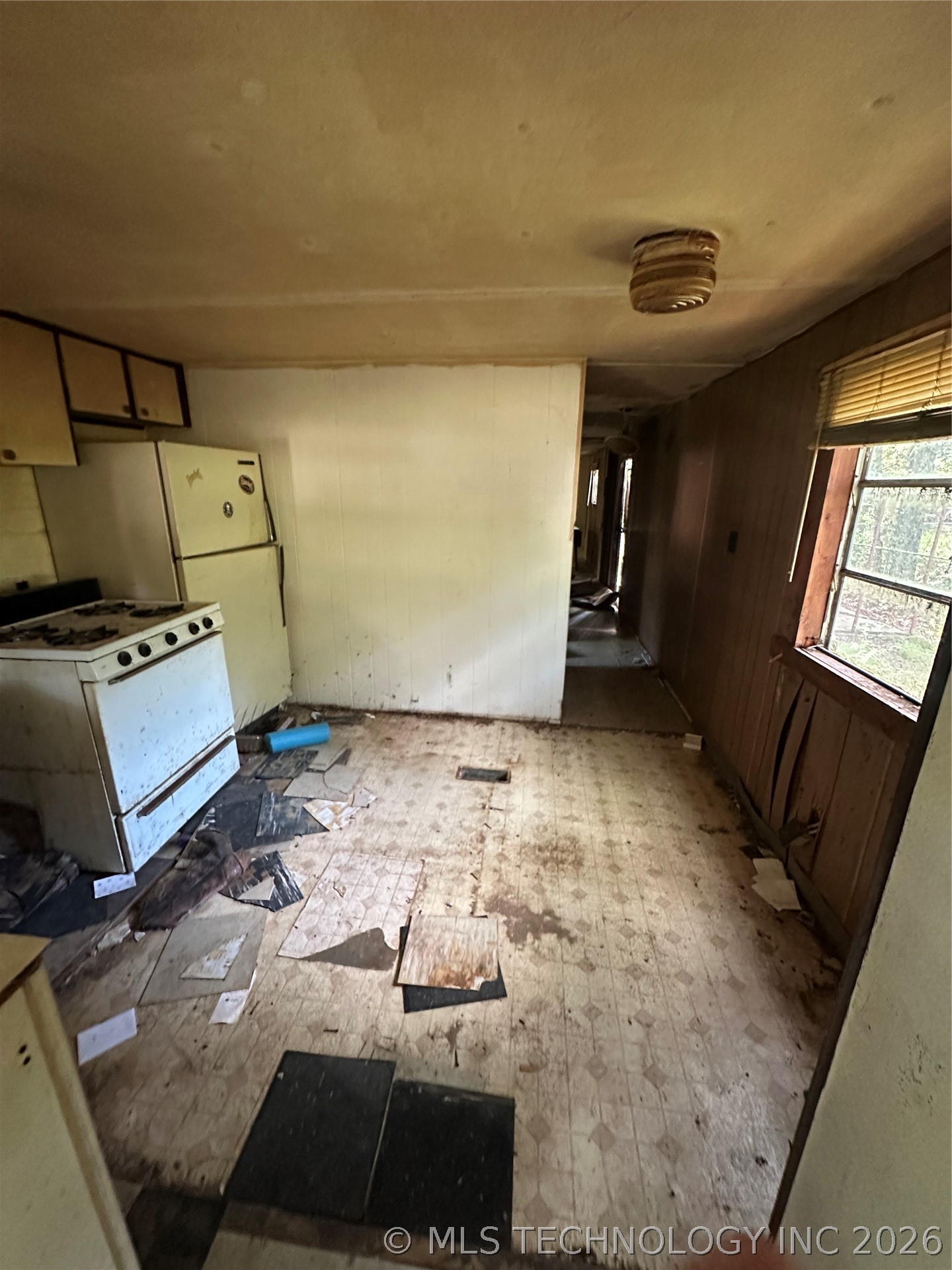 114530 1145 Property Photo 9