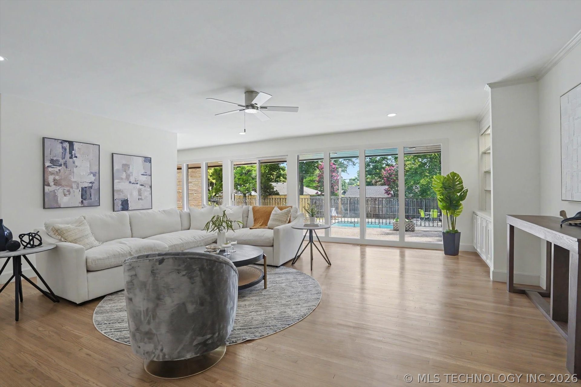 3215 S Evanston Avenue Property Photo 4