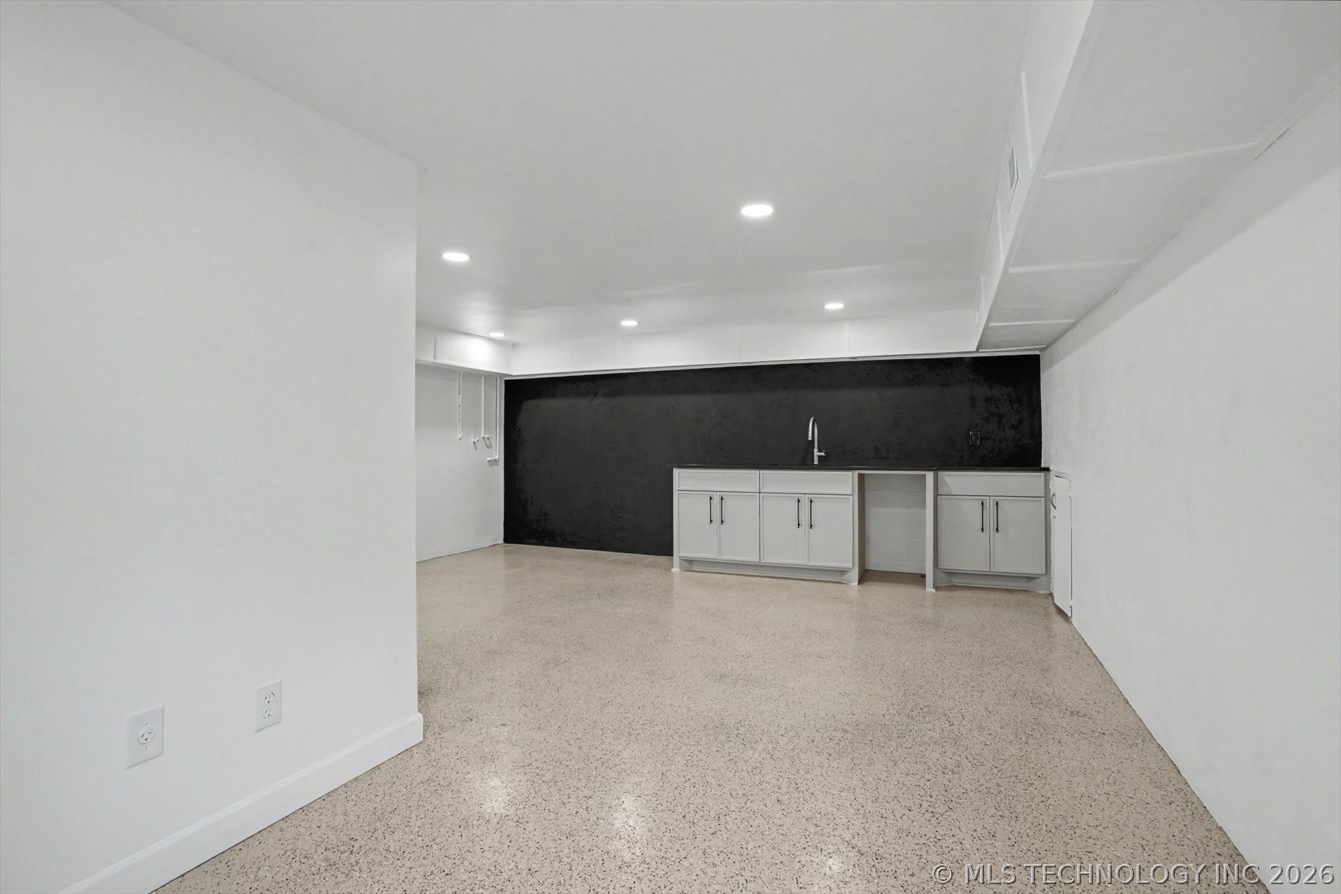 3215 S Evanston Avenue Property Photo 42