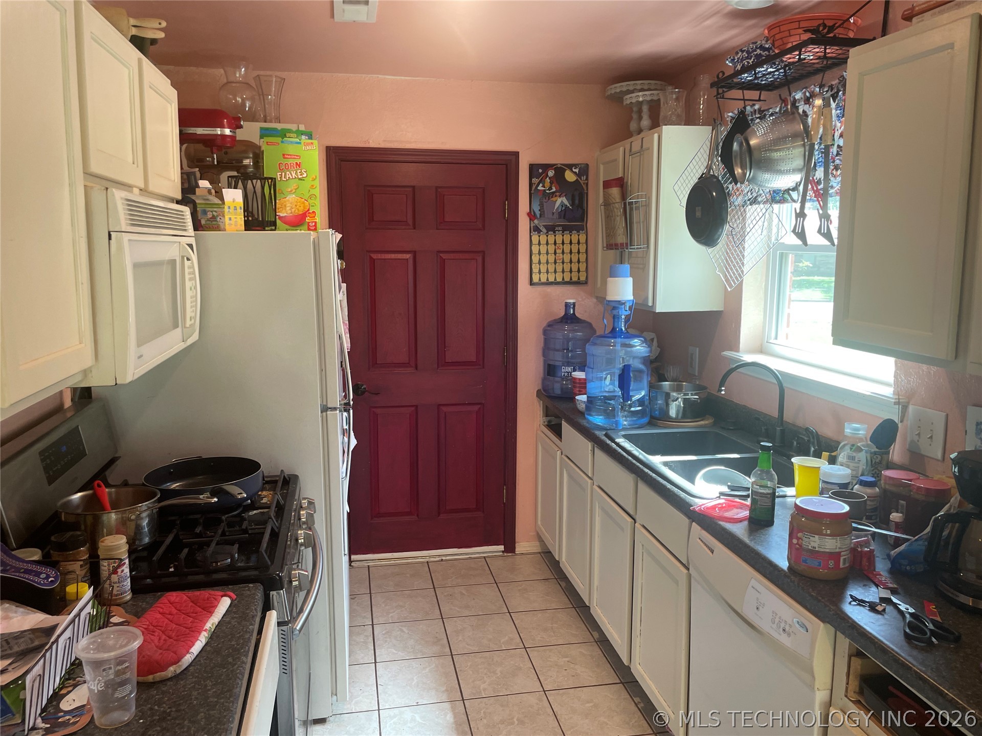 300 E Vicksburg Street Property Photo 2