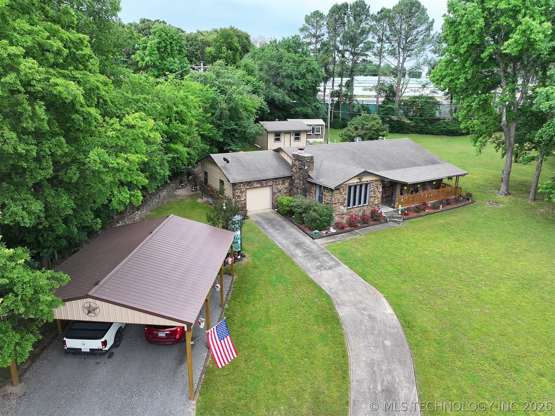2487 S Muskogee Property Photo 2