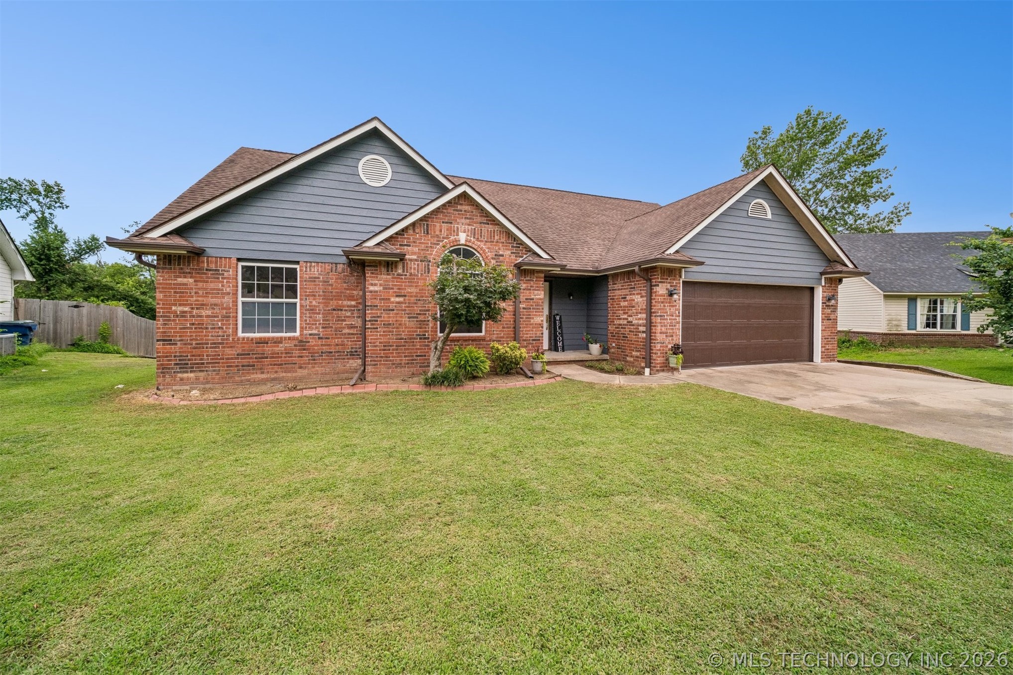 996 N Douglas Drive Property Photo 2